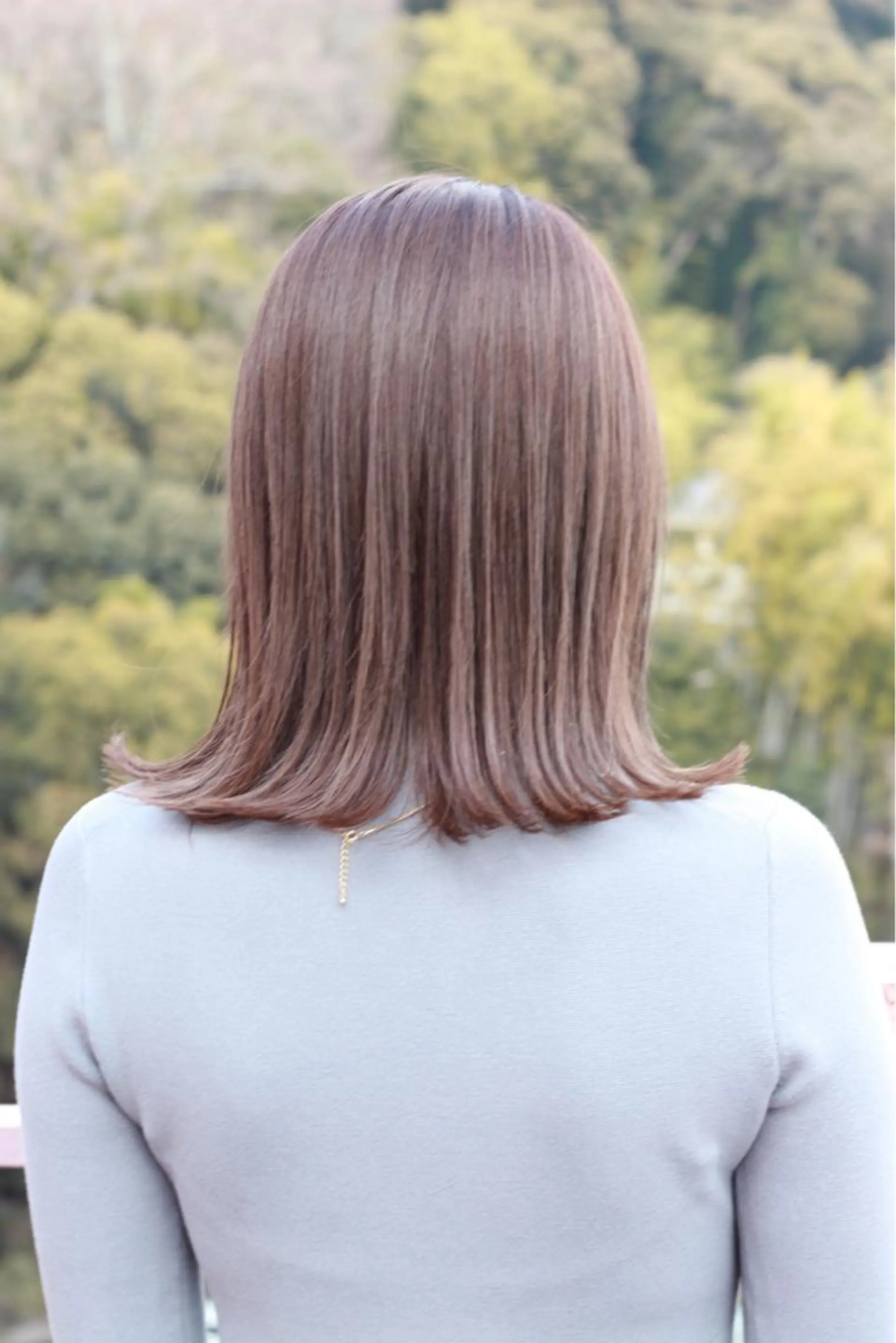 ミディアム カラー アッシュ カット ヘアカラー Viage （ビアージュ）のヘアスタイル
