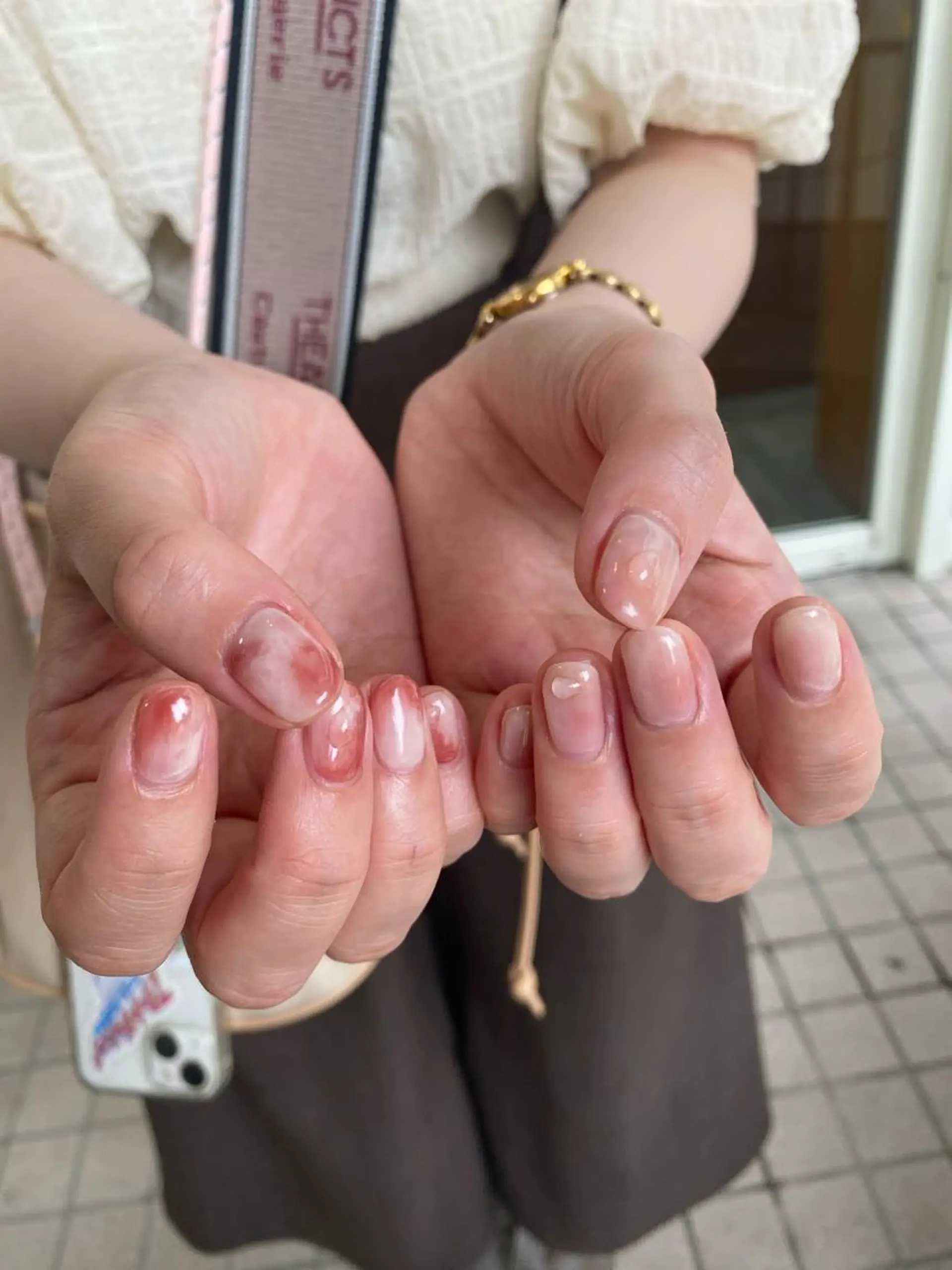 ネイル ピンク 赤色 ハンドネイル nable.所属・望月 実莉のネイルデザイン