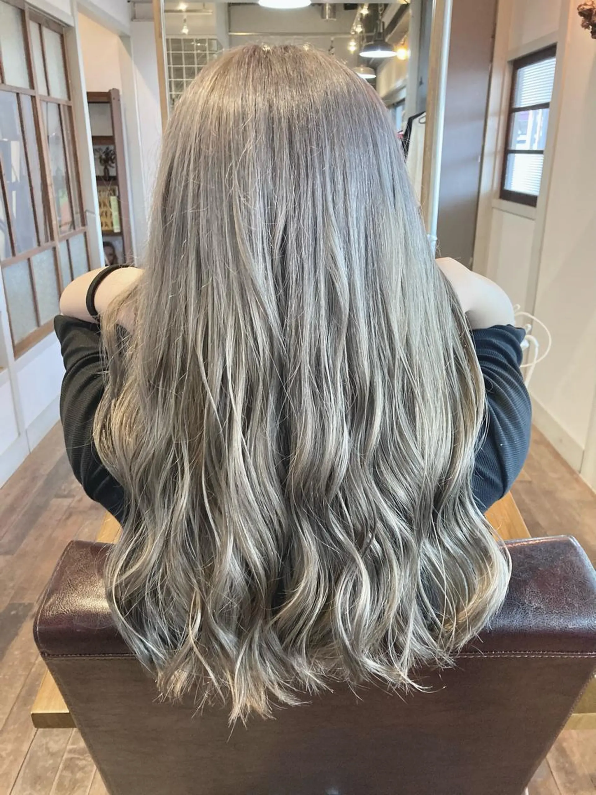 ロング タカツド ユウキのヘアスタイル