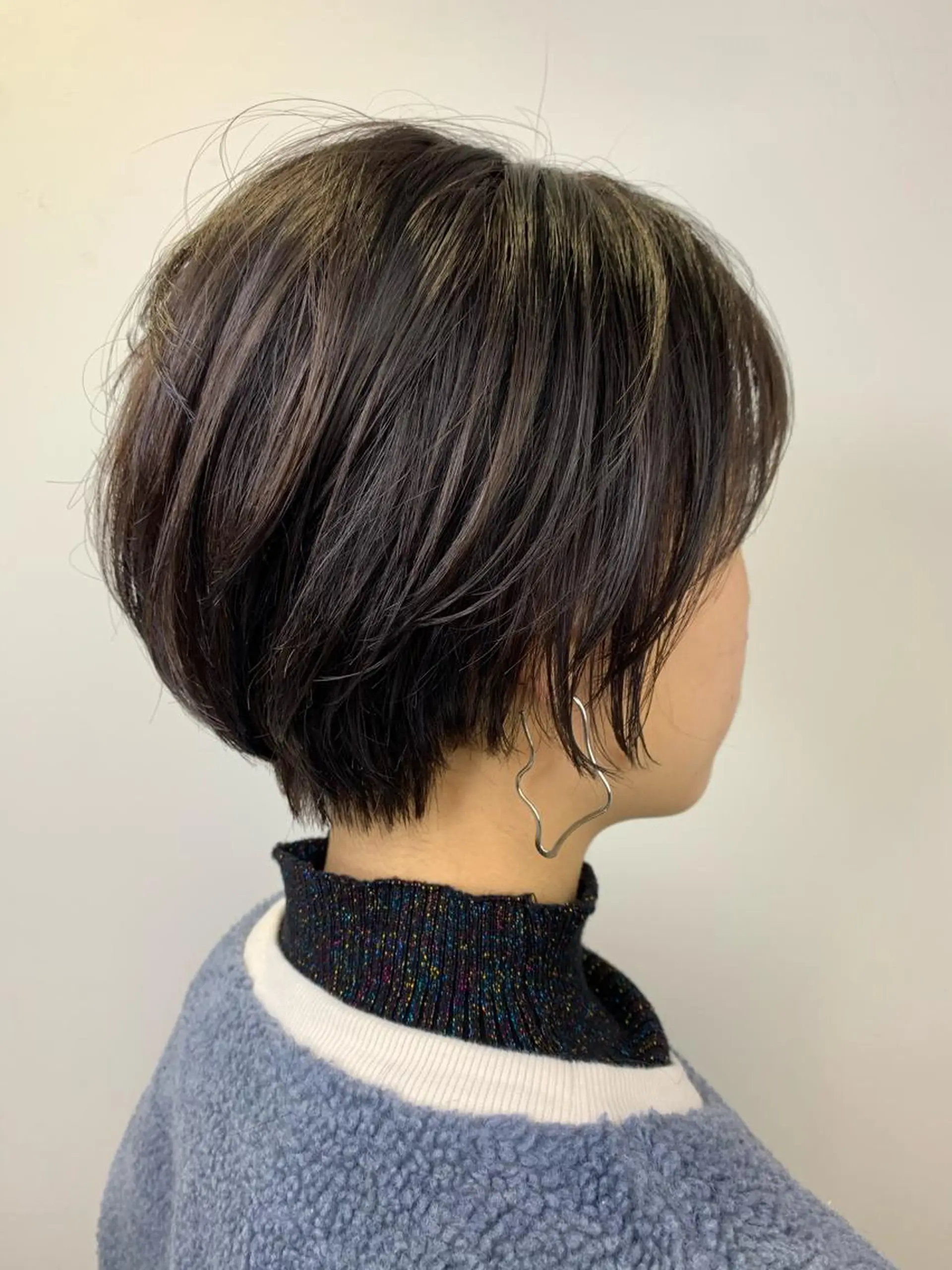 ショート カラー グレージュ ハイライトカラー ハイライト SALOWIN神戸三宮店所属・【美髪を叶える】中谷 彰宏（アキ)のヘアスタイル
