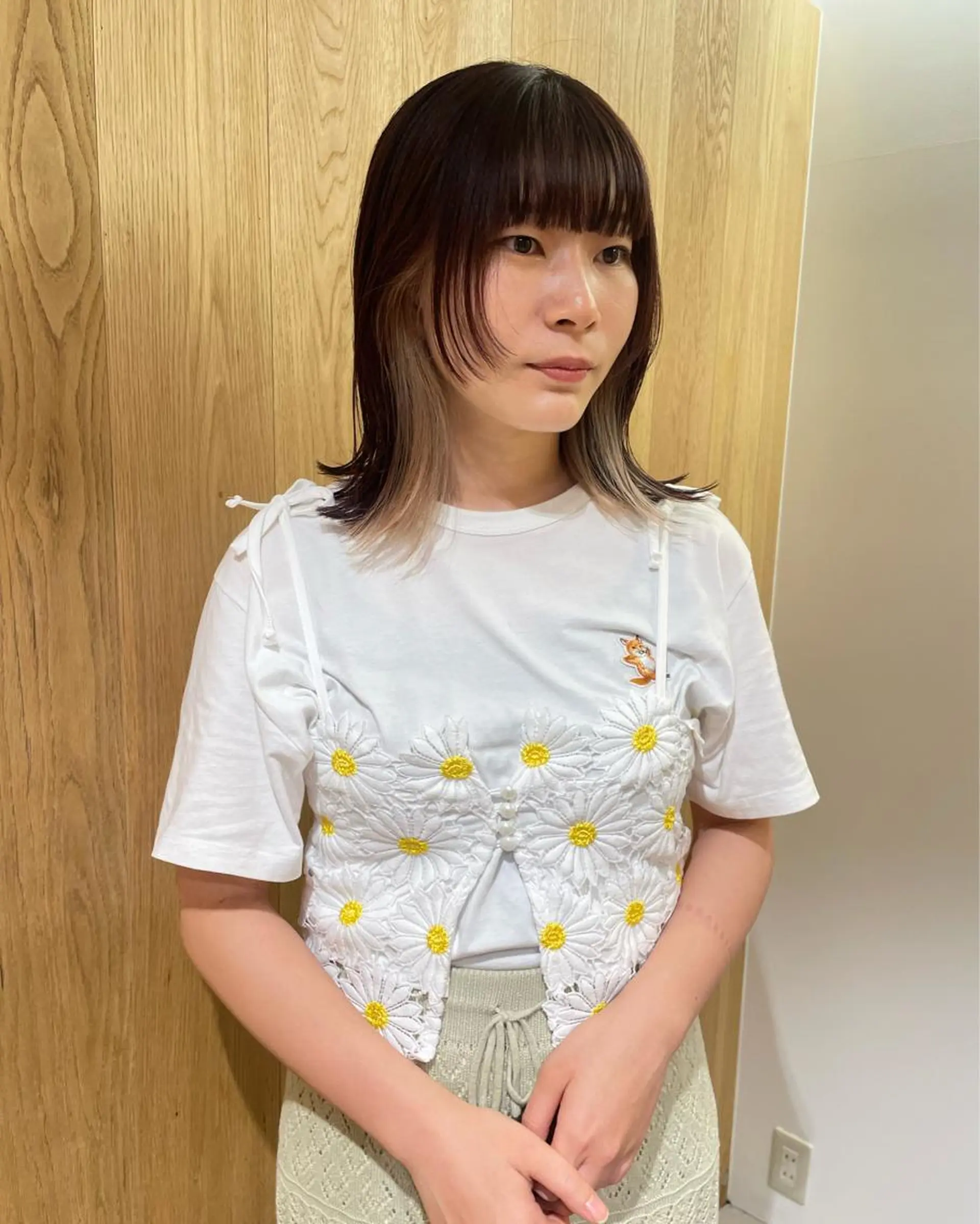 ミディアム カラー iet.所属・ウルフ/ボブ/耳ツボ ジュエリー◎ricoのヘアスタイル