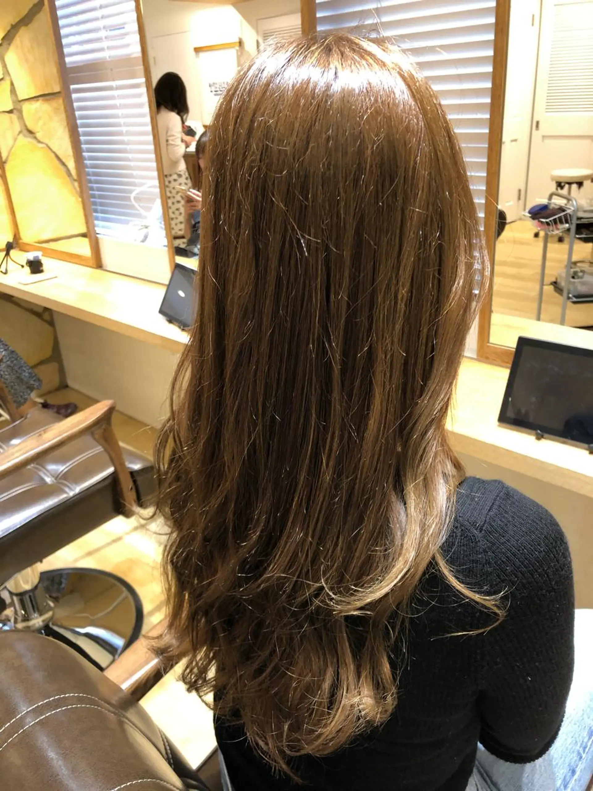 ロング ヘアカラー トリートメント kawabe maikoのヘアスタイル