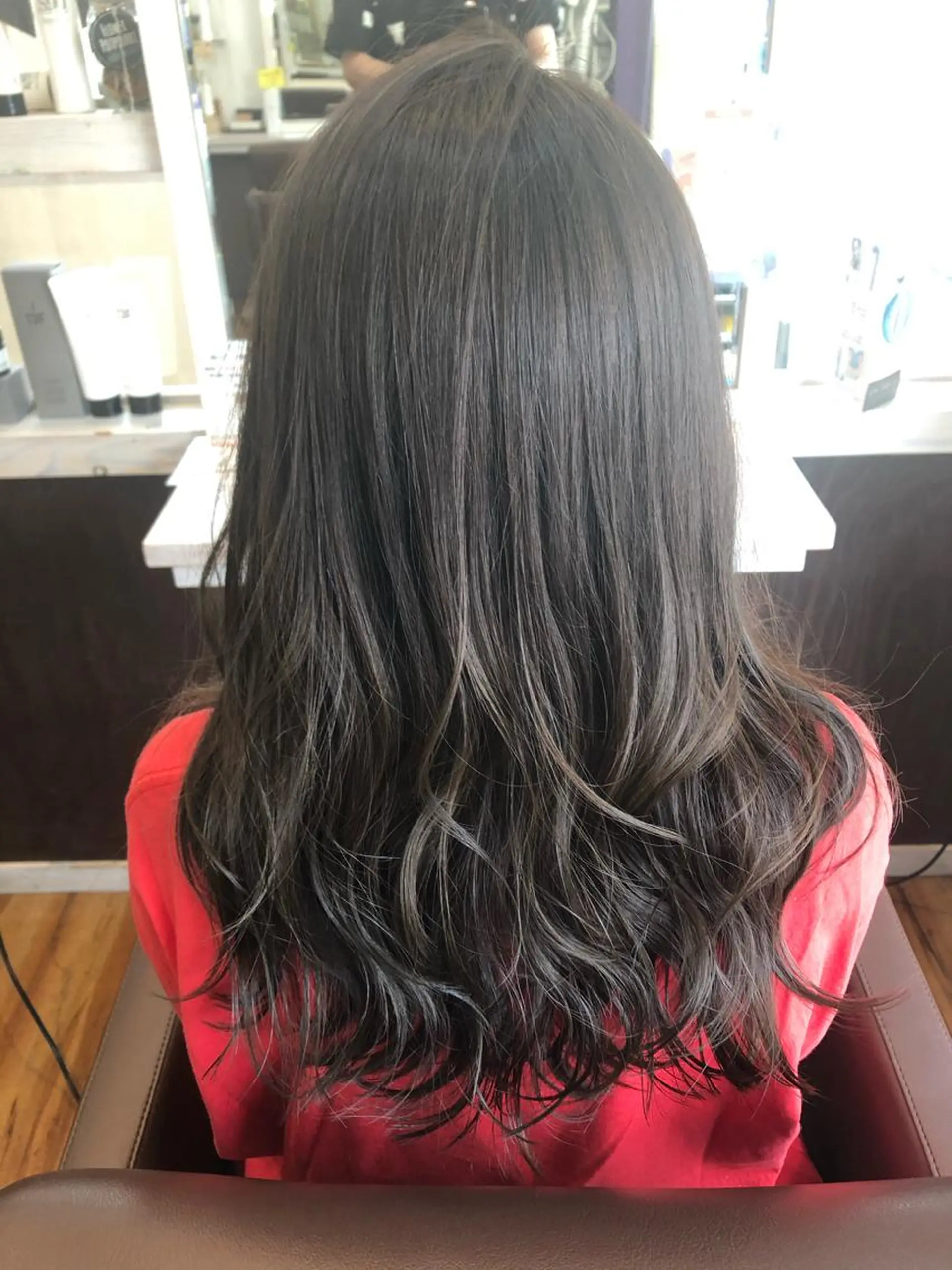 ロング カラー ヘアカラー トリートメント Well's TAIGAのヘアスタイル