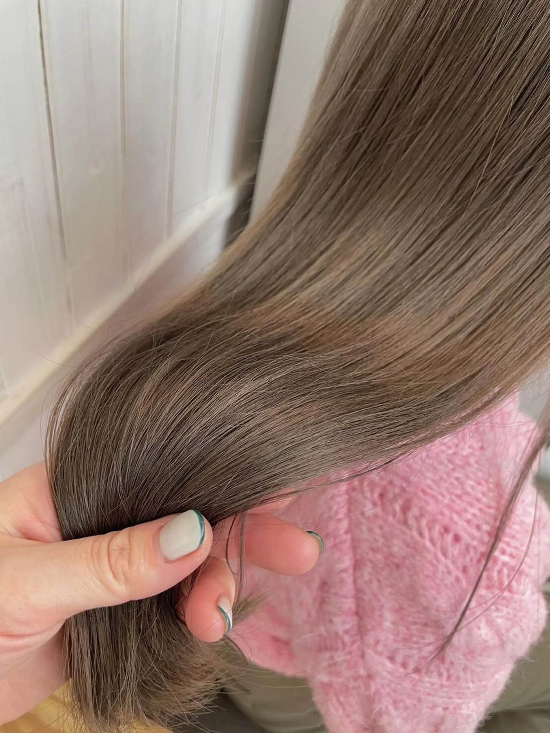 ロング カラー パーマ ヘアアレンジ ロングレイヤー アッシュ アッシュブラック ベージュカラー 黒髪 カット 縮毛矯正 newi saLyu ネウィ　サリューのヘアスタイル