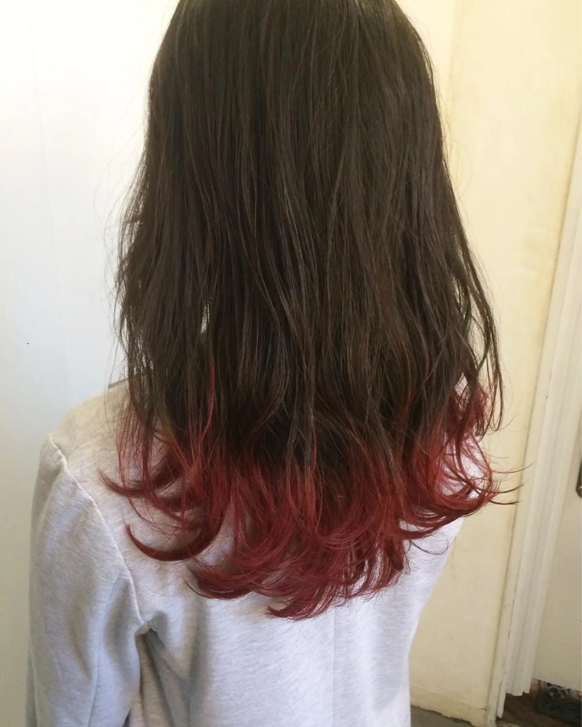 ミディアム カラー パーマ ヘアアレンジ レッドカラー youres hair 新宿3丁目店所属・新宿.代表.透け髪 TAKAケアブリーチのヘアスタイル