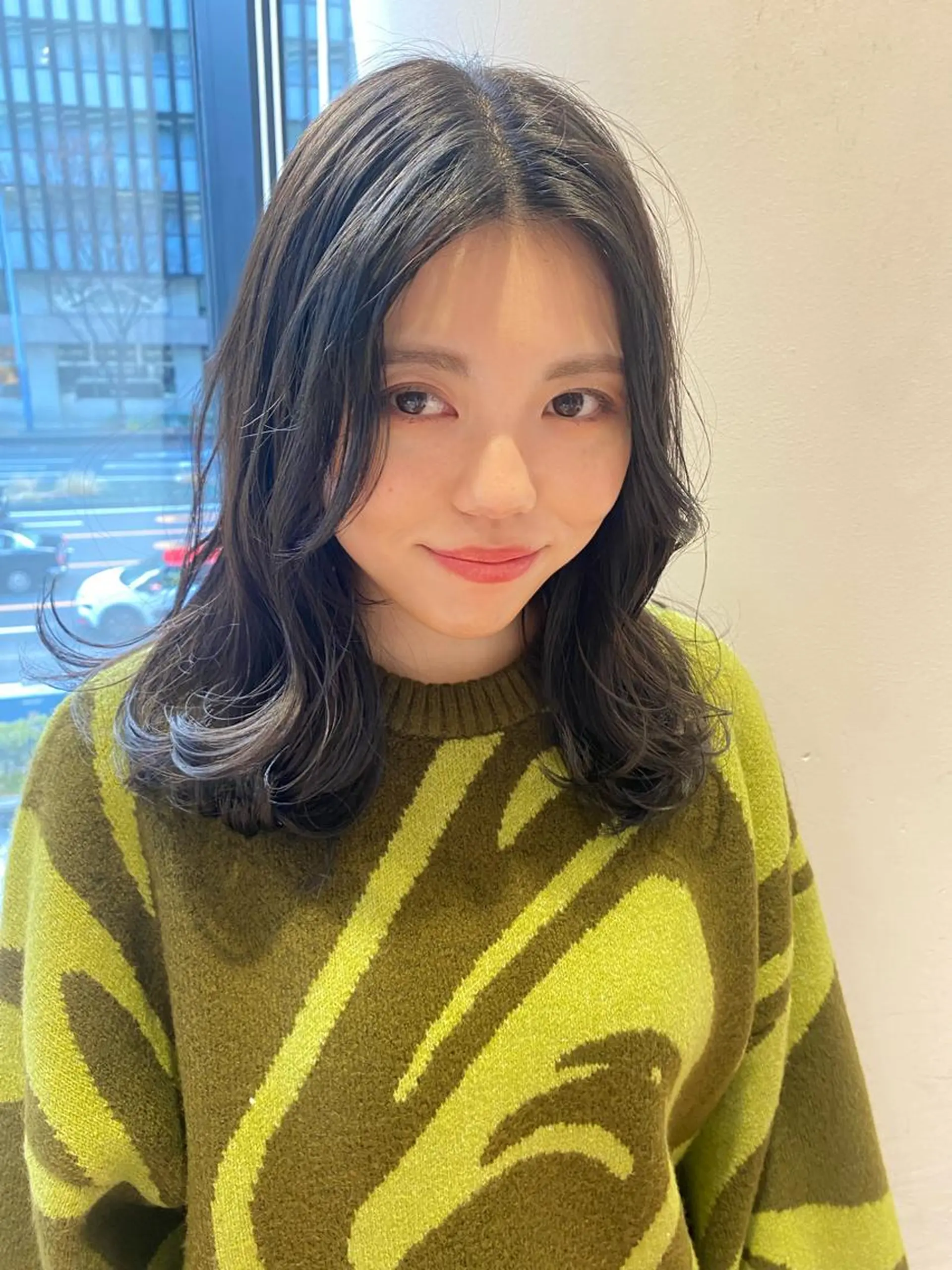 ミディアム カラー 増井 彩乃のヘアスタイル