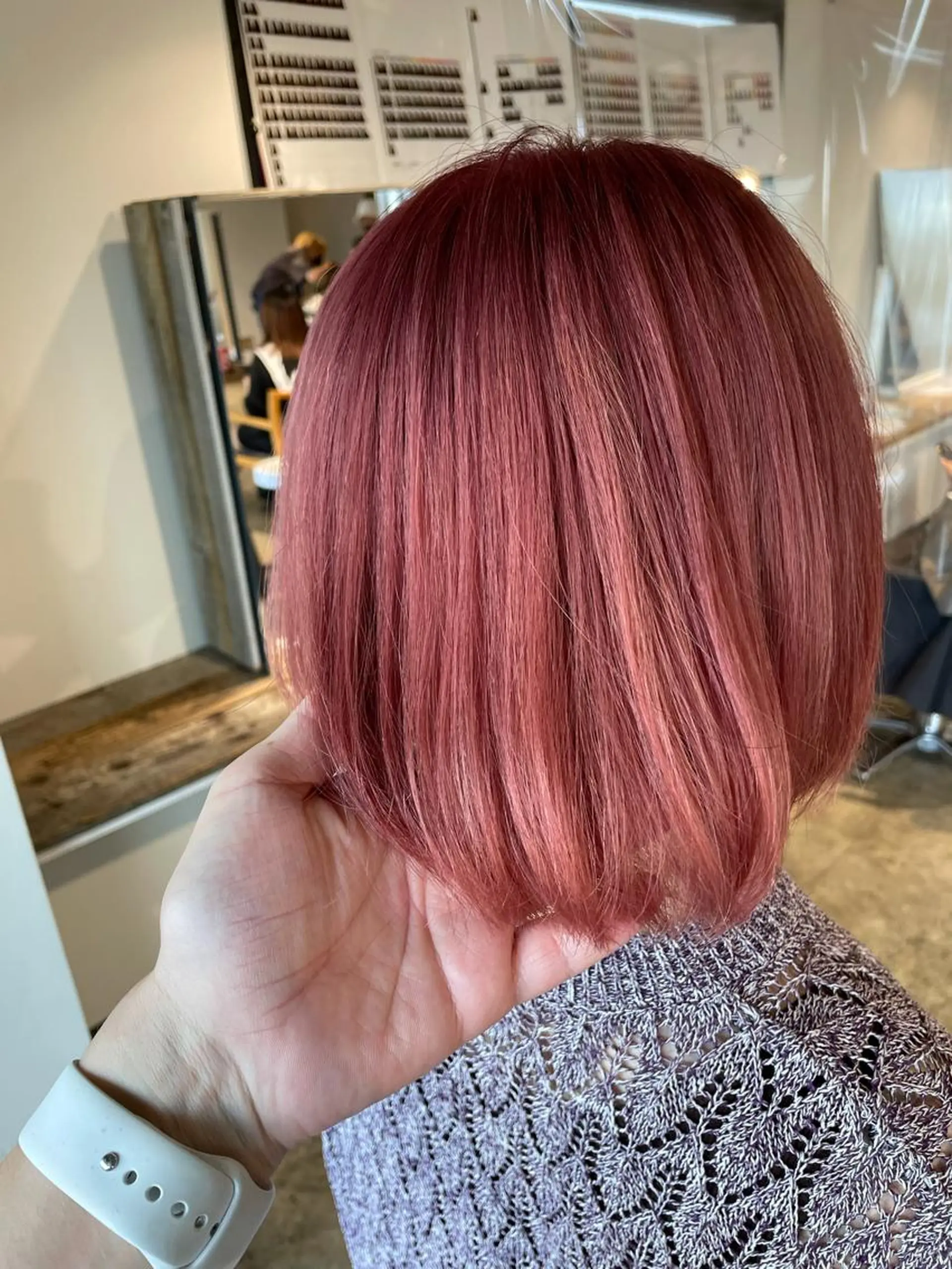 カラー ピンクカラー ヘアカラー トリートメント ハイトーン/レイヤー /ケアブリーチ石川治のヘアスタイル
