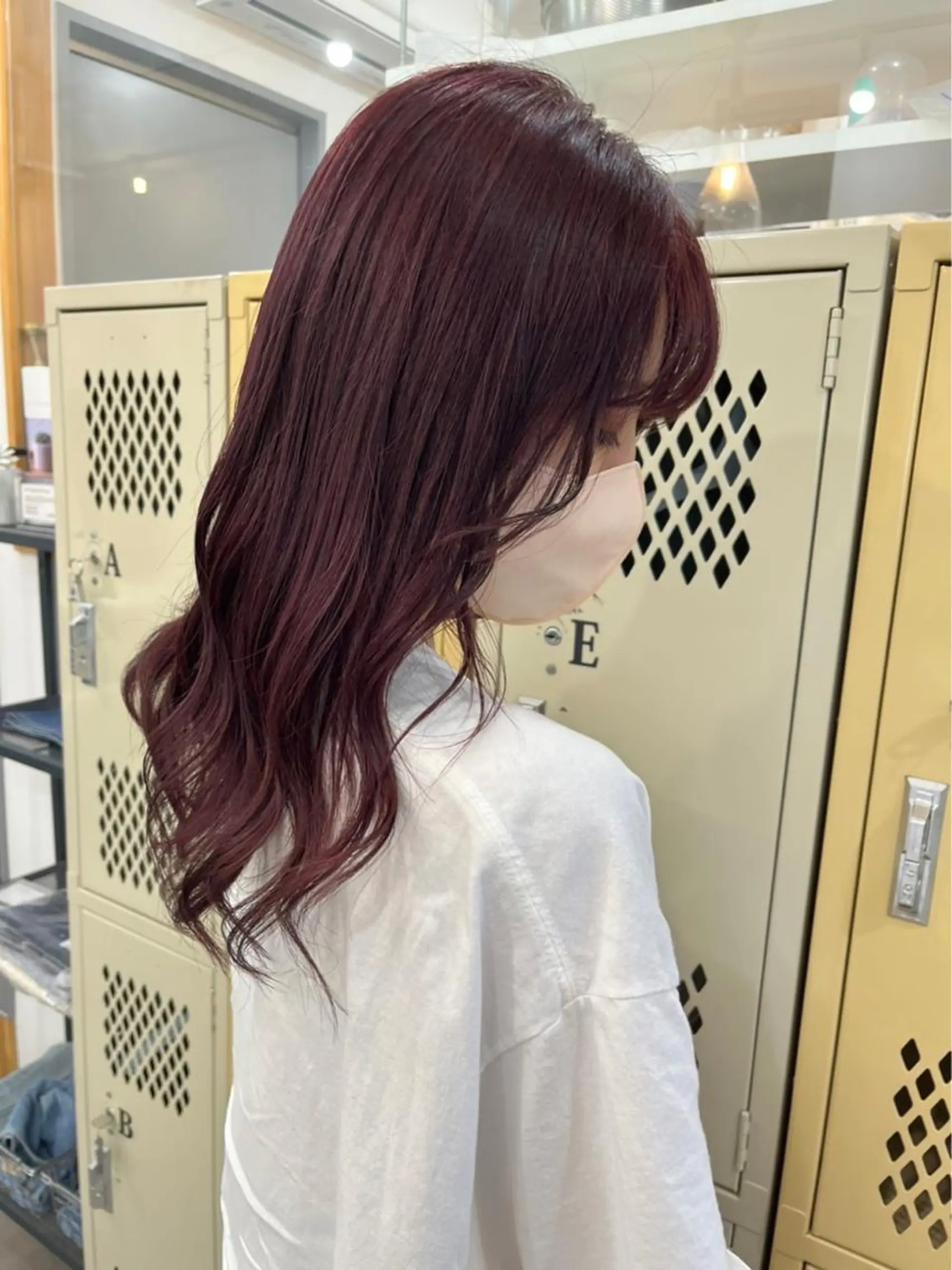 セミロング カラー パーマ ヘアアレンジ ヘアカラー トリートメント ハイトーンカラー🤍 山下 優華のヘアスタイル