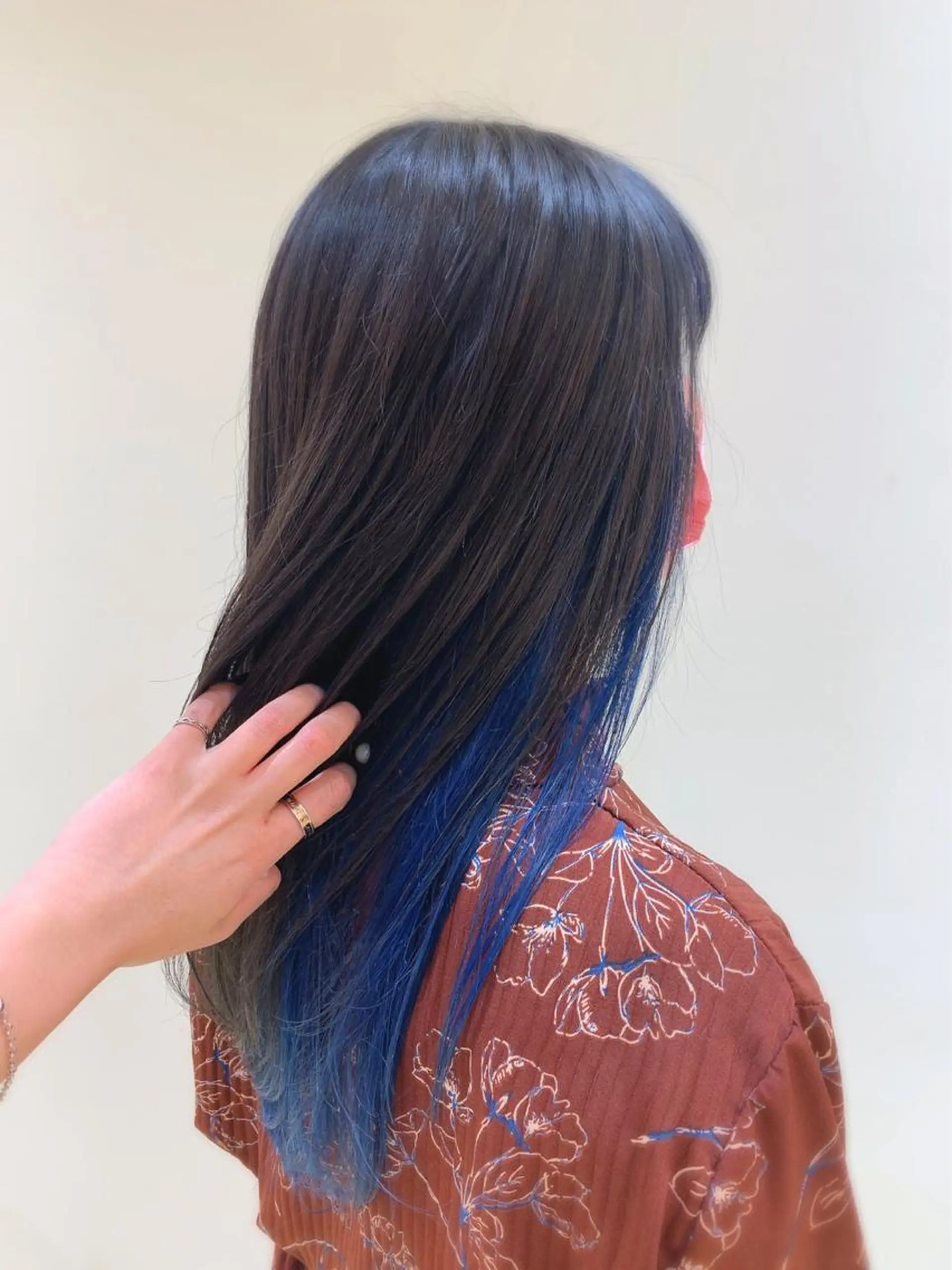 ロング カラー ブルーカラー インナーカラー 小顔レイヤー💗 木村実樹のヘアスタイル