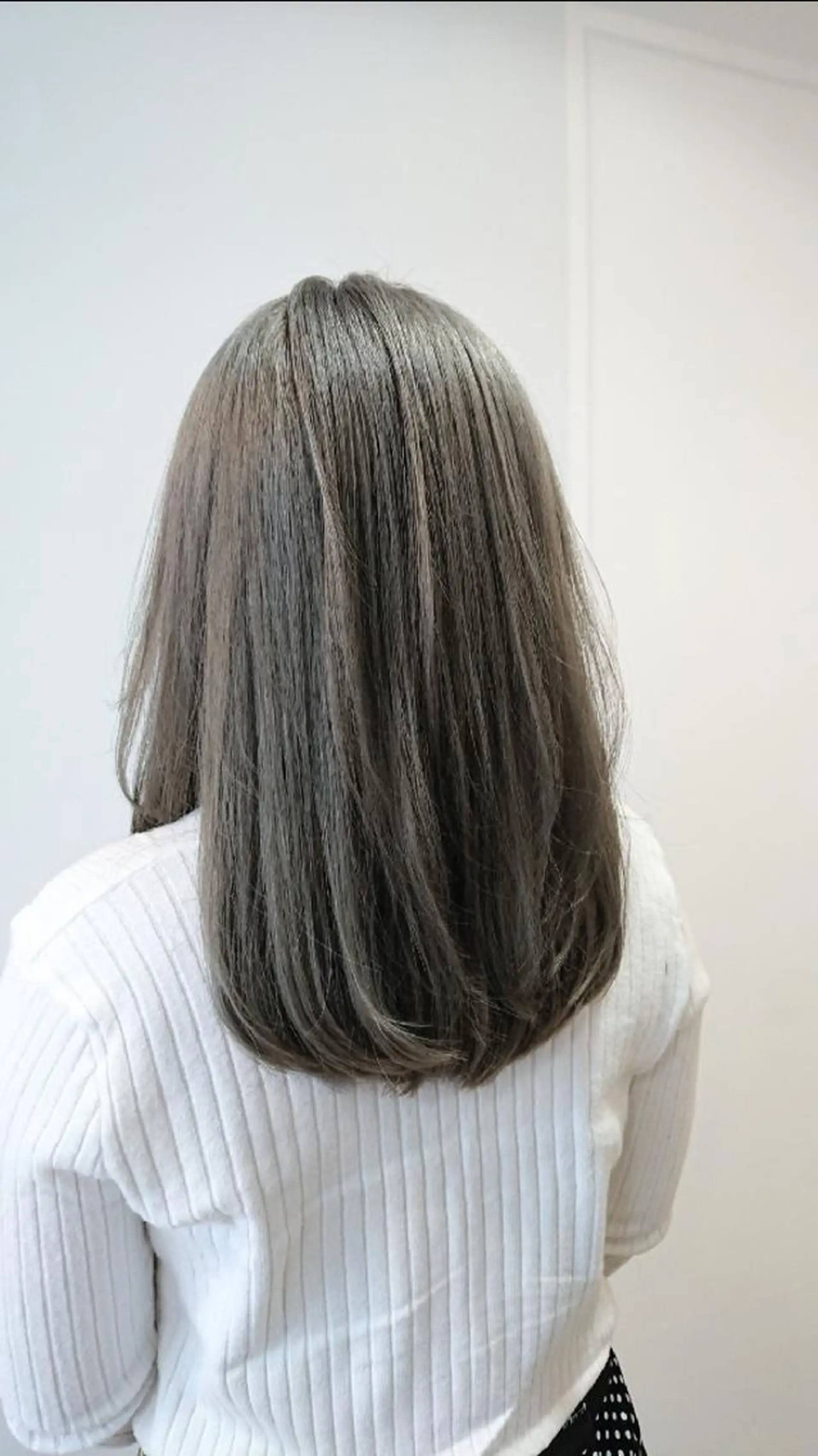 ミディアム カラー ダブルカラー グレージュ グラデ❣️インナー 派手髪Fumiyoのヘアスタイル