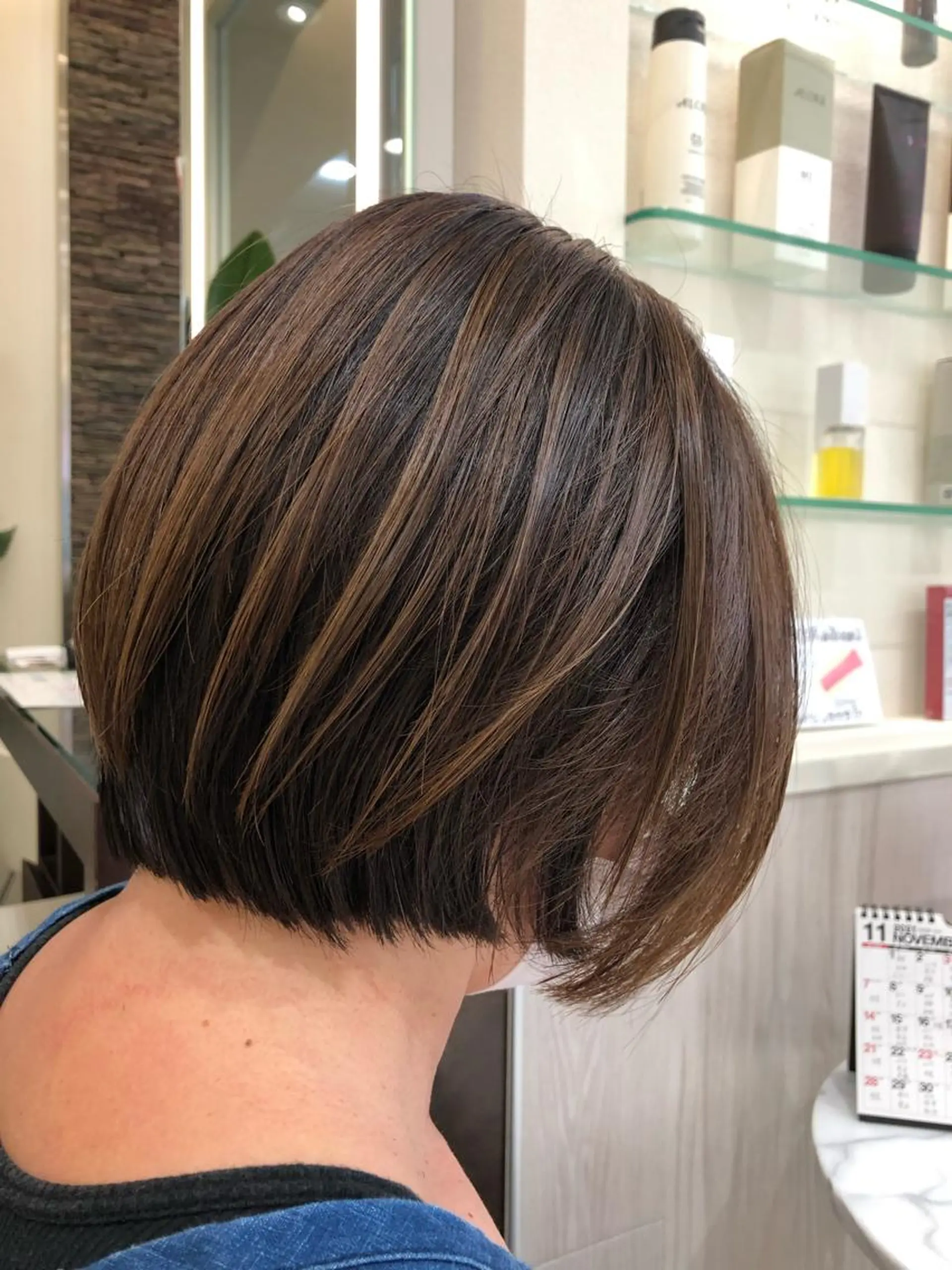 ショート カラー ショートボブ ハイライトカラー ボブ ハイライト ショートヘア 荒木 理緒のヘアスタイル