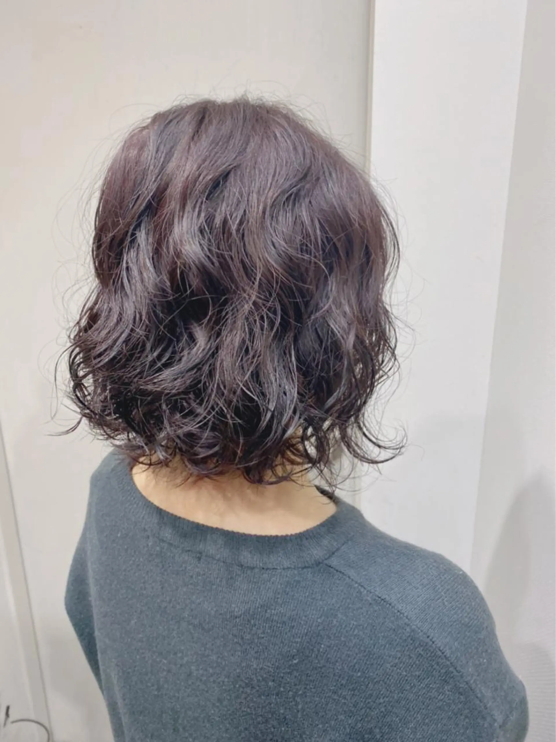 ミディアム カラー パーマ ミディアムパーマ イルミナカラー デジタルパーマ カット ヘアカラー パーマ トリートメント 本物のブリーチ縮毛 /デサキショウヘイのヘアスタイル