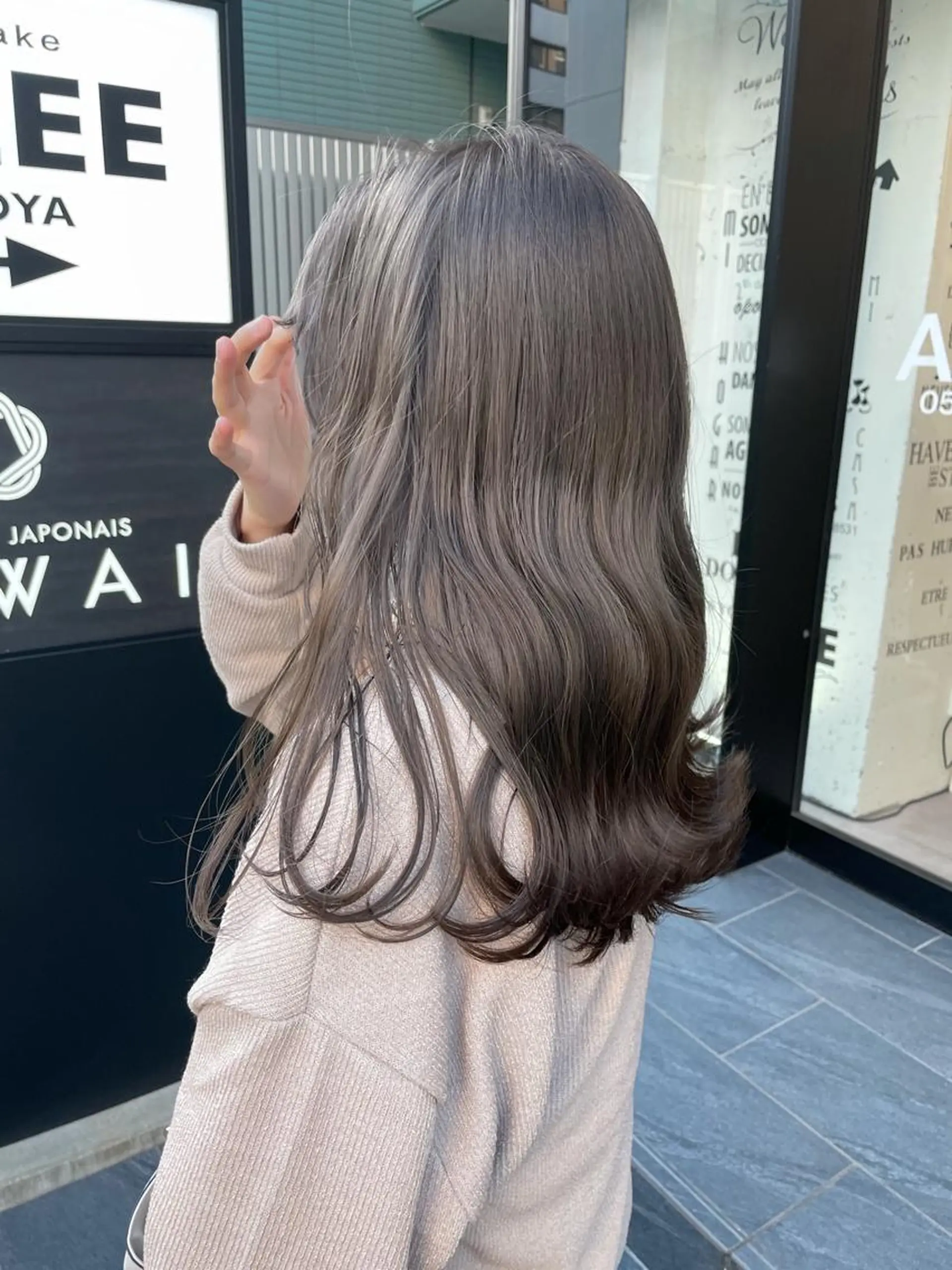 ロング カラー ヘアアレンジ ベージュカラー ブラウンカラー ブラウンベージュ グレージュ DEAN栄店所属・DEAN マツオカマコのヘアスタイル