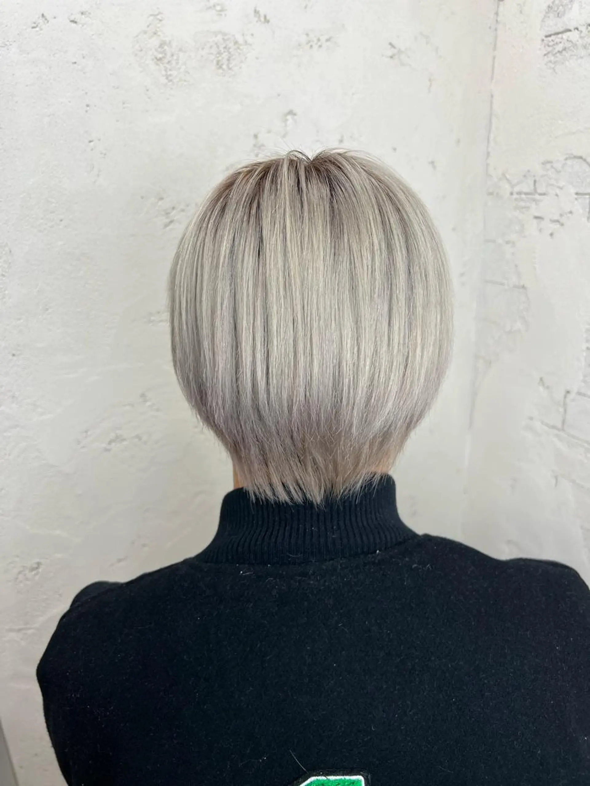 ショート カラー ブリーチカラー 🤎〰️Yuunaのヘアスタイル
