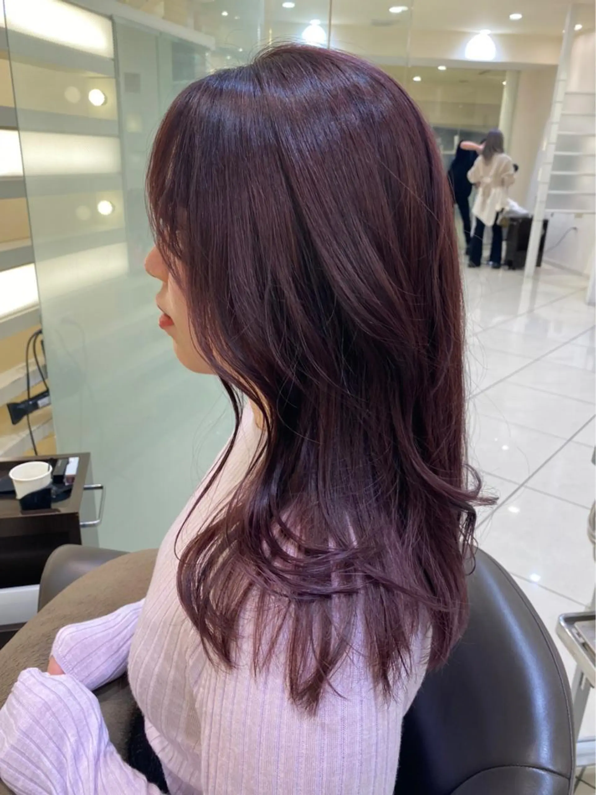 カラー ヘアカラー トリートメント 韓国レイヤー🪽 耳ツボジュエリーのヘアスタイル