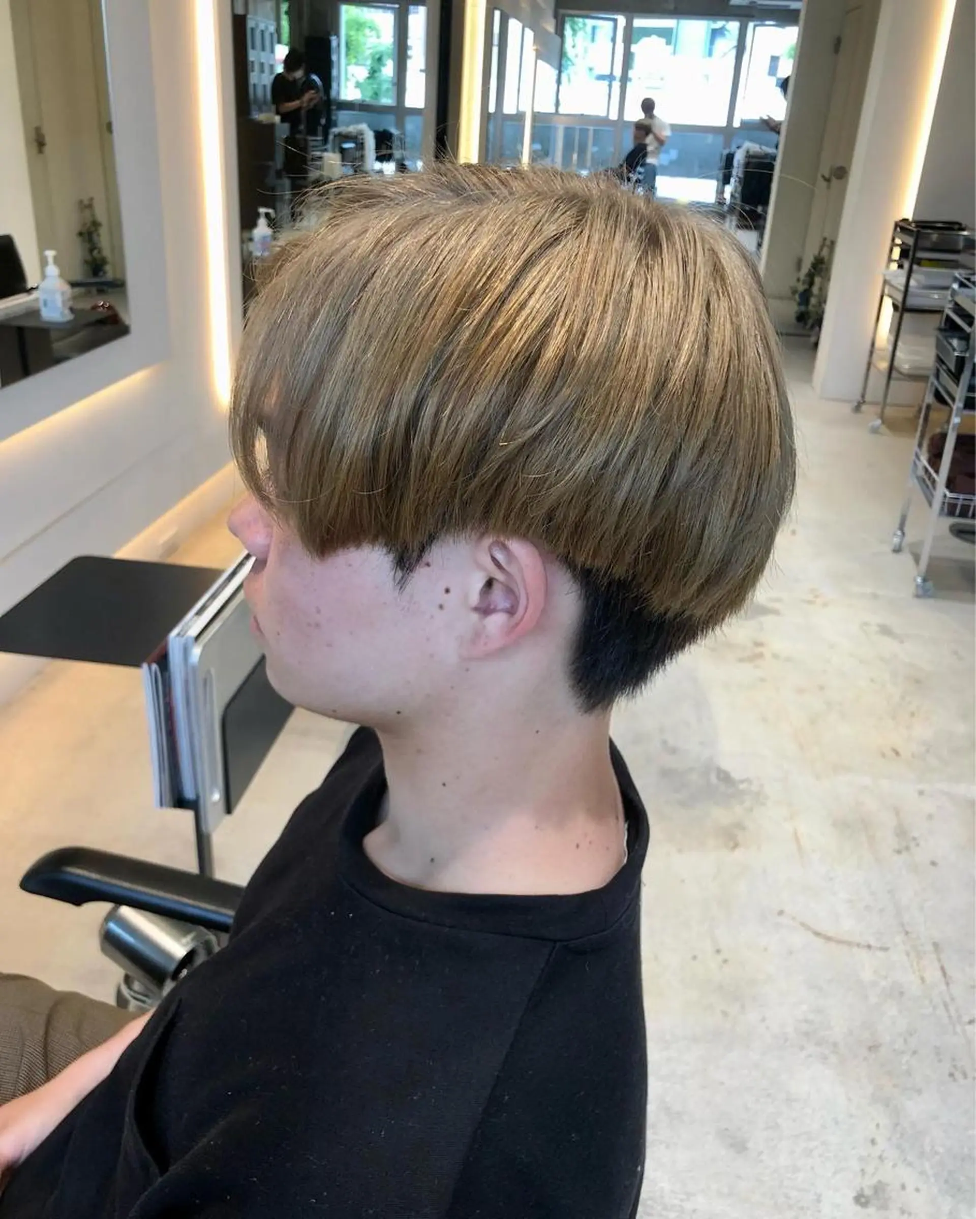 ショート メンズ アップバング メンズ韓国風 マッシュ メンズショート ツーブロック カット ヘアカラー トリートメント 大人可愛いヘア 大田のヘアスタイル