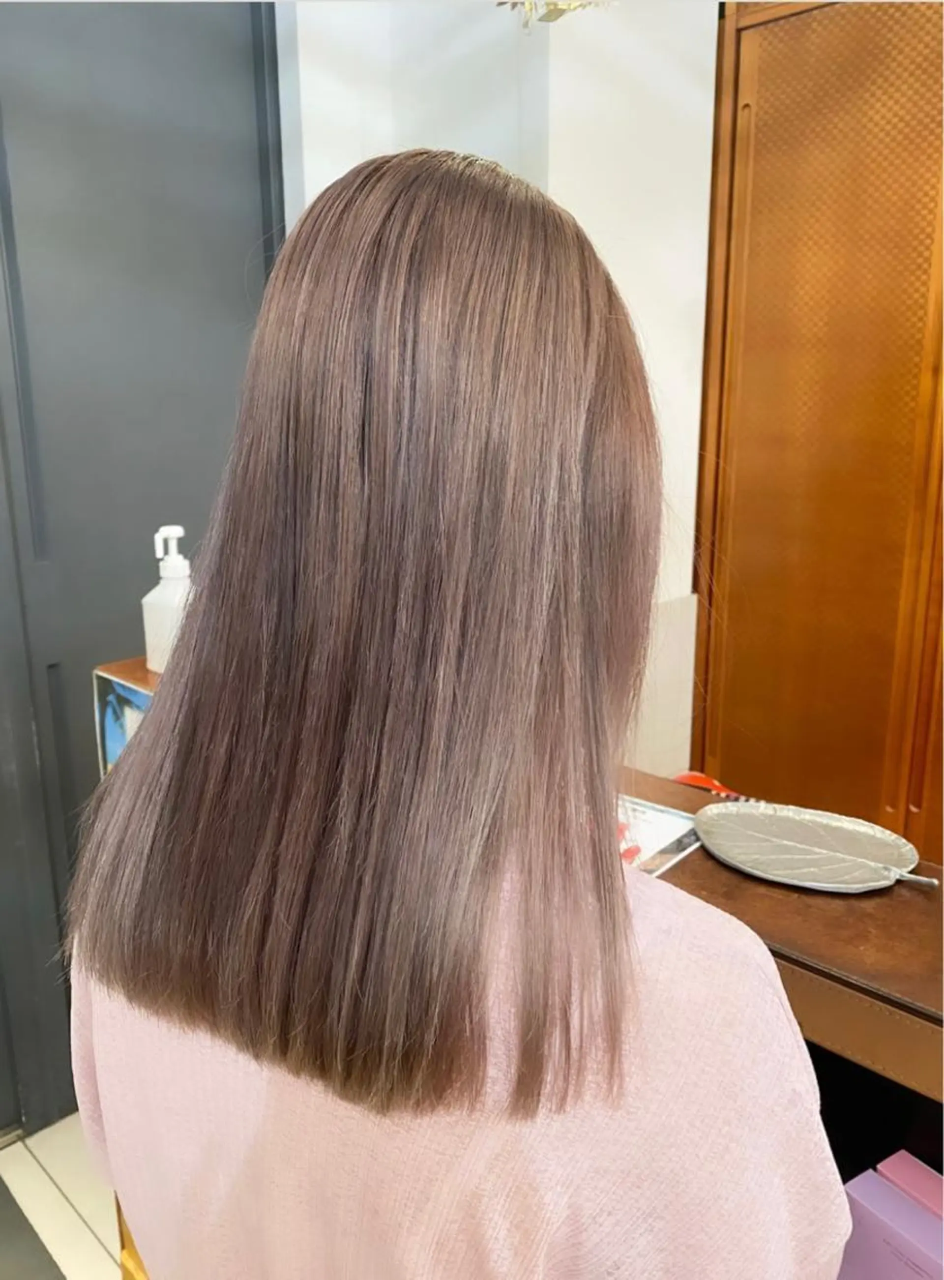 ロング カラー ベージュカラー ブリーチ ミルクティーベージュ ヘアカラー トリートメント 艶カラー/耳つぼ/ 渡辺奈緒のその他イメージ