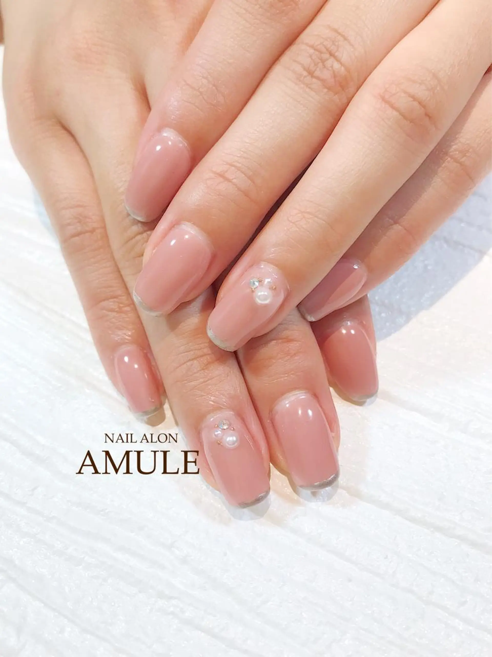ネイル フレンチネイル ストーンネイル ハンドネイル NAILSALON AMULEのネイルデザイン
