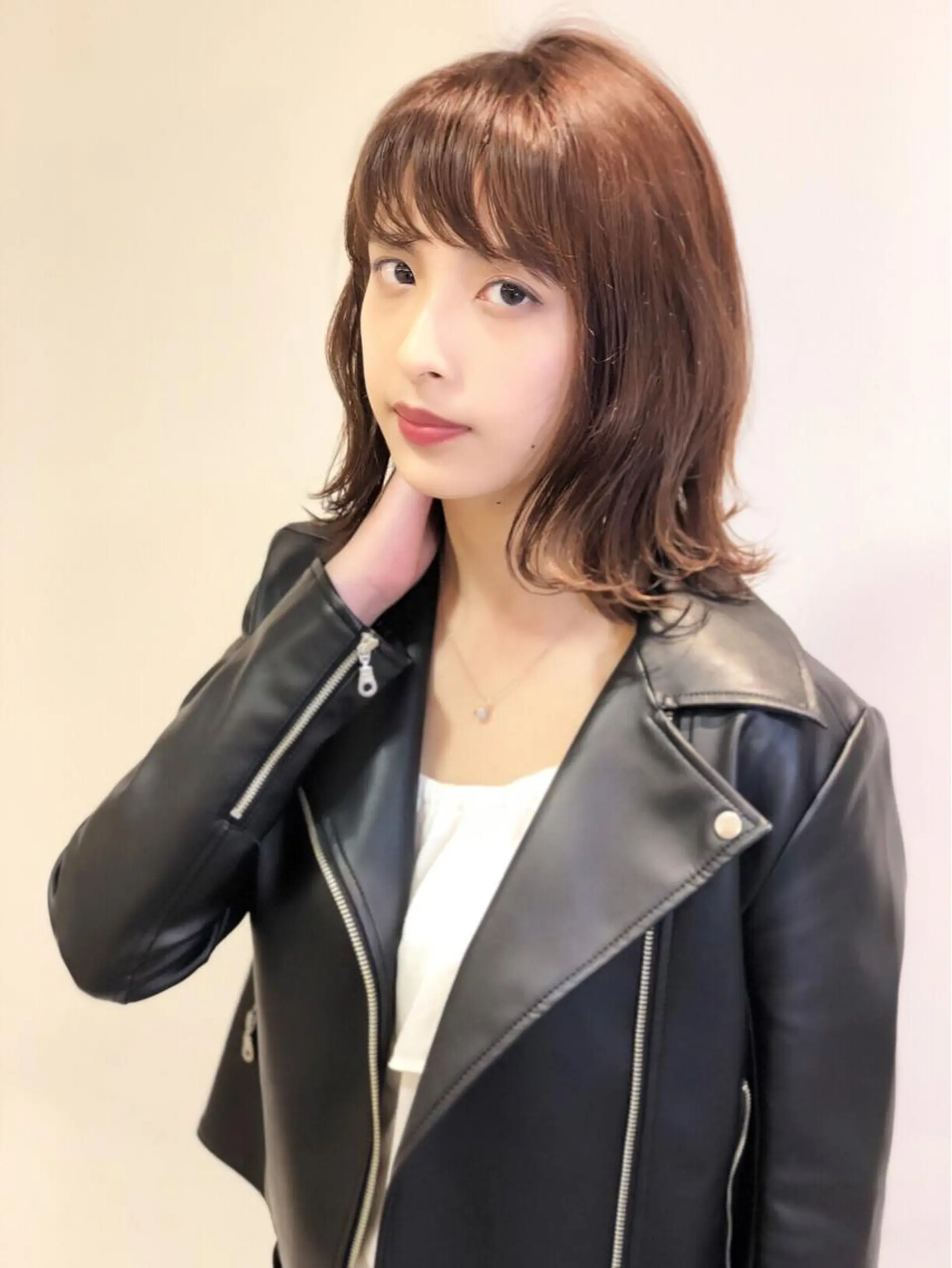 ショート カラー ベージュカラー ピンクカラー ピンクベージュ ボブ 外ハネヘア ディレクター ノナカのヘアスタイル