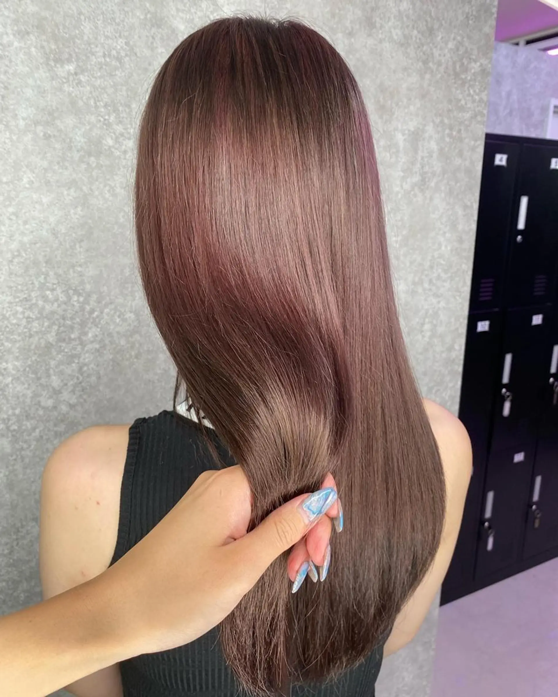 ロング カラー アッシュ ベージュカラー ミルクティーベージュ モカベージュ UNDER vr 【アンダーバー】のヘアスタイル