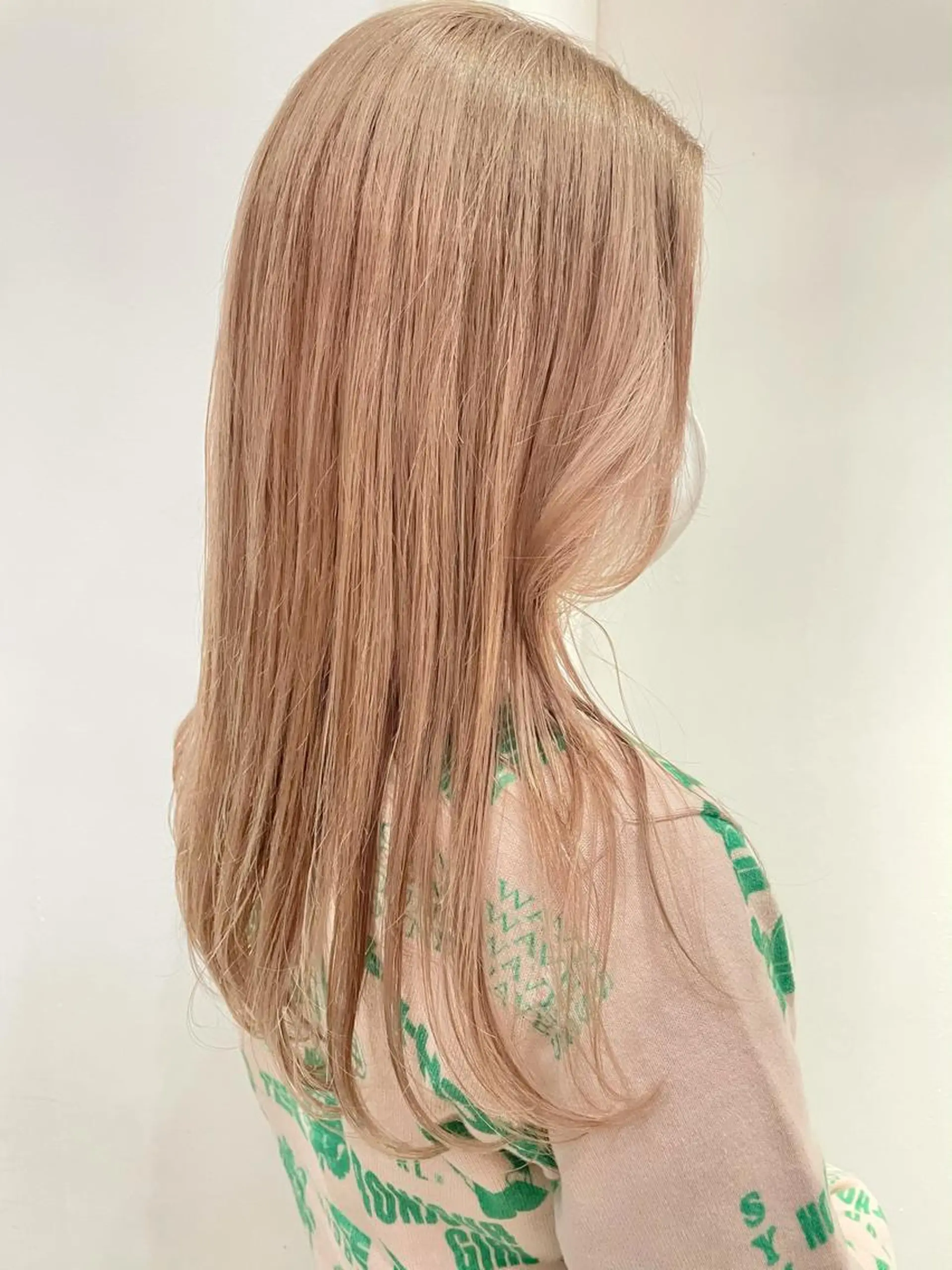 セミロング カラー ヘアカラー トリートメント yurika☁️ 似合わせ｜レイヤーのヘアスタイル