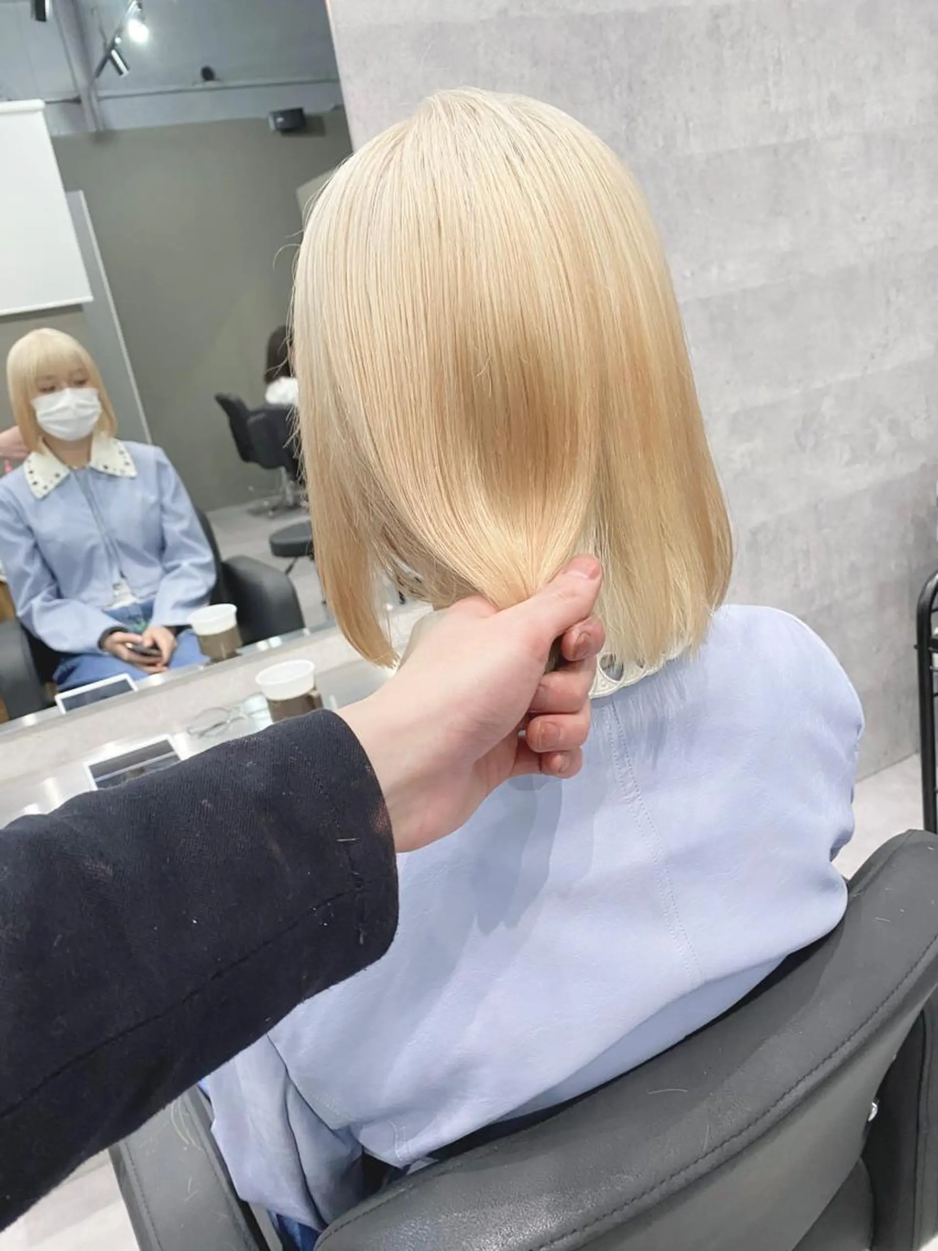 ミディアム カラー ブリーチ 抜きっぱなしブロンド Via officialのヘアスタイル