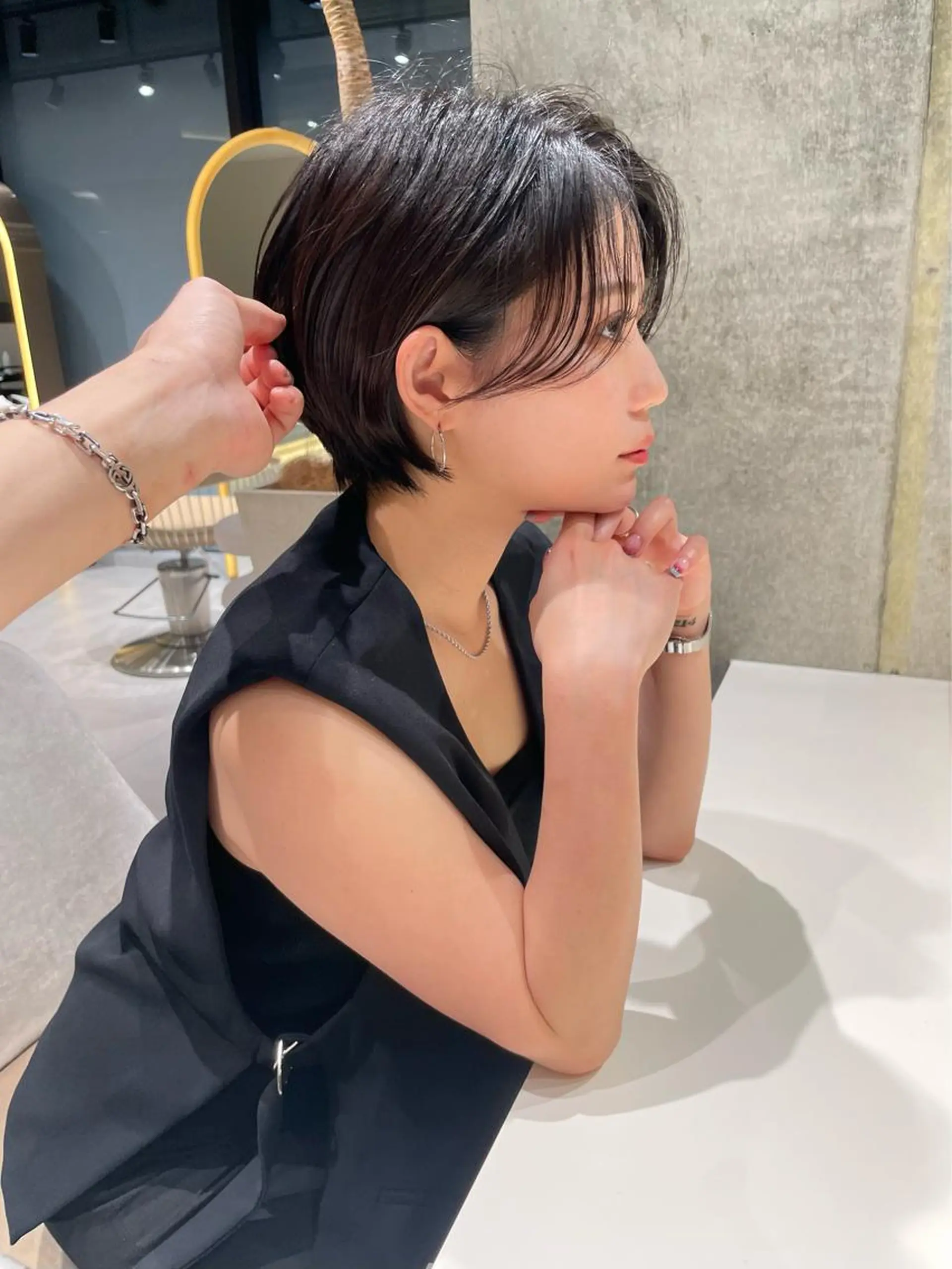 ショート カット ヘアカラー トリートメント 💛美髪ハイトーン LEON🩶のヘアスタイル