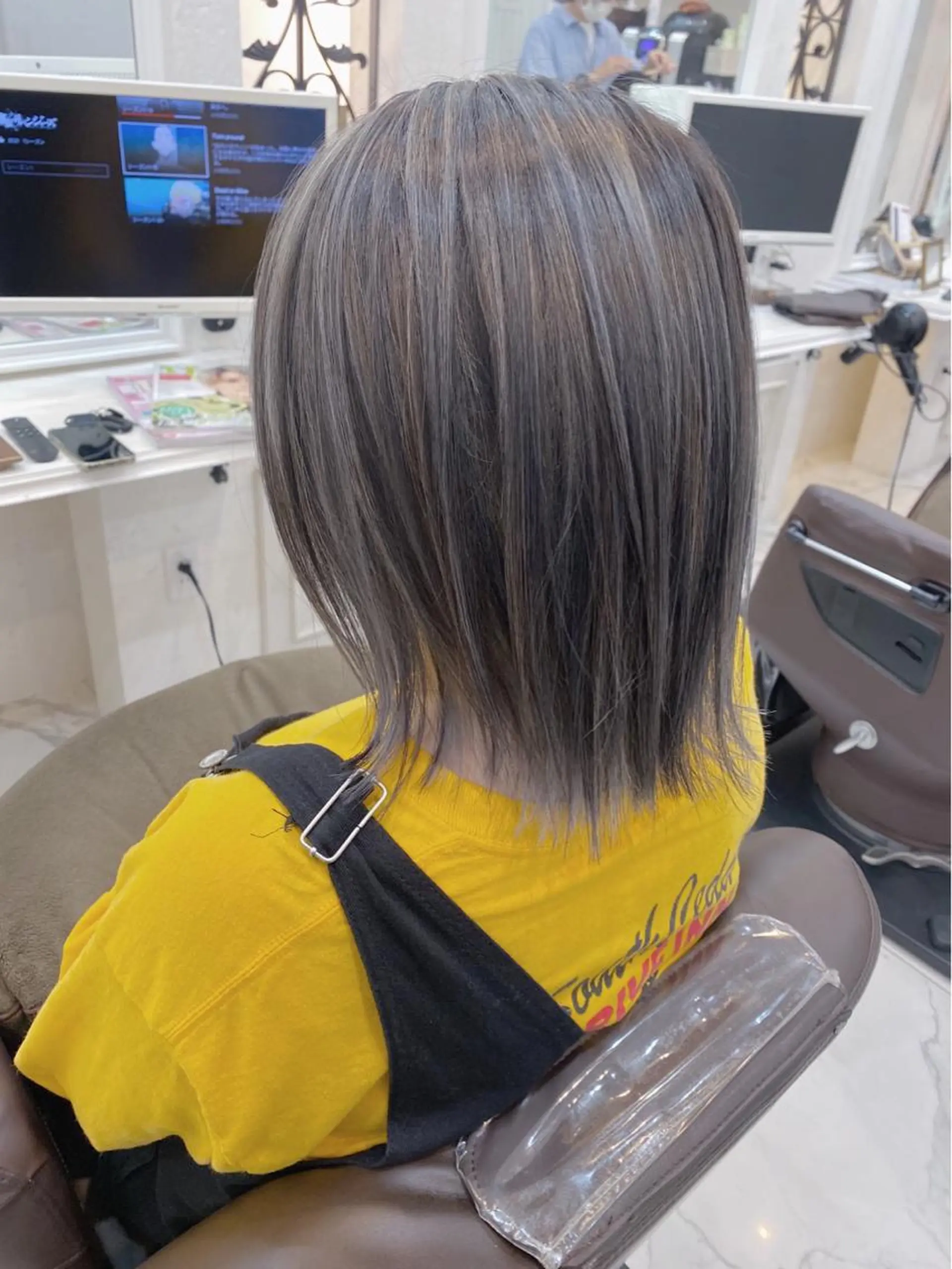 ミディアム カラー カット ヘアカラー トリートメント shanti 渡辺新也✂️のヘアスタイル