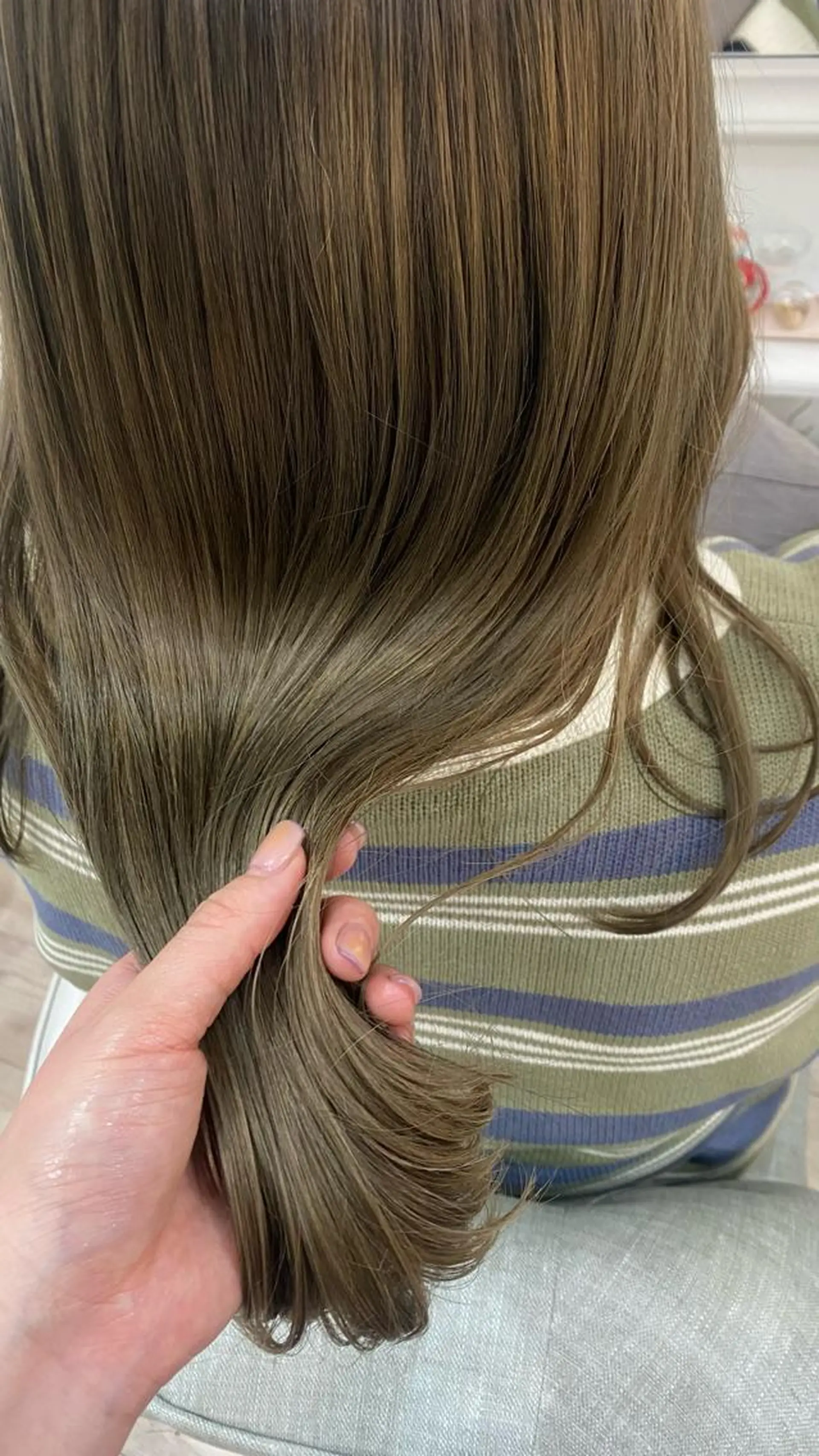 セミロング 髪質改善サロン🫧 戎谷栞菜のヘアスタイル