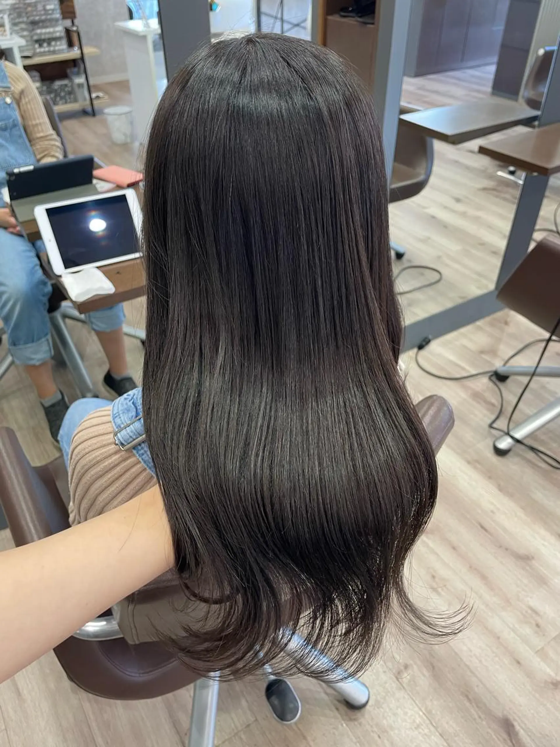 ミディアム カラー アッシュ アッシュブラウン ブラウンカラー 透明感カラー 顔まわりレイヤー たなか りなのヘアスタイル