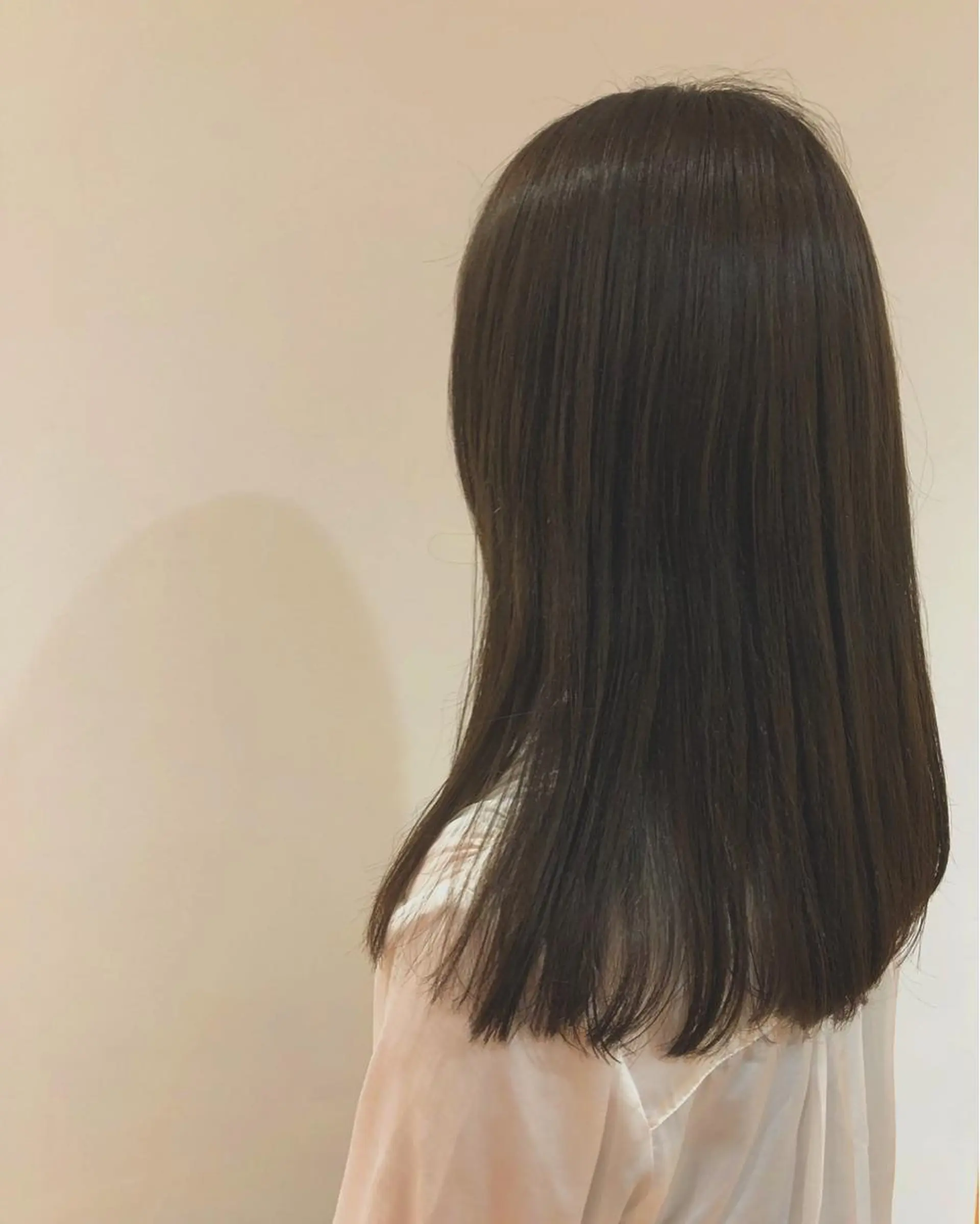 ミディアム カラー salowin三丁目所属・🟩白髪ぼかし/ ショート/ボブ/大司のヘアスタイル