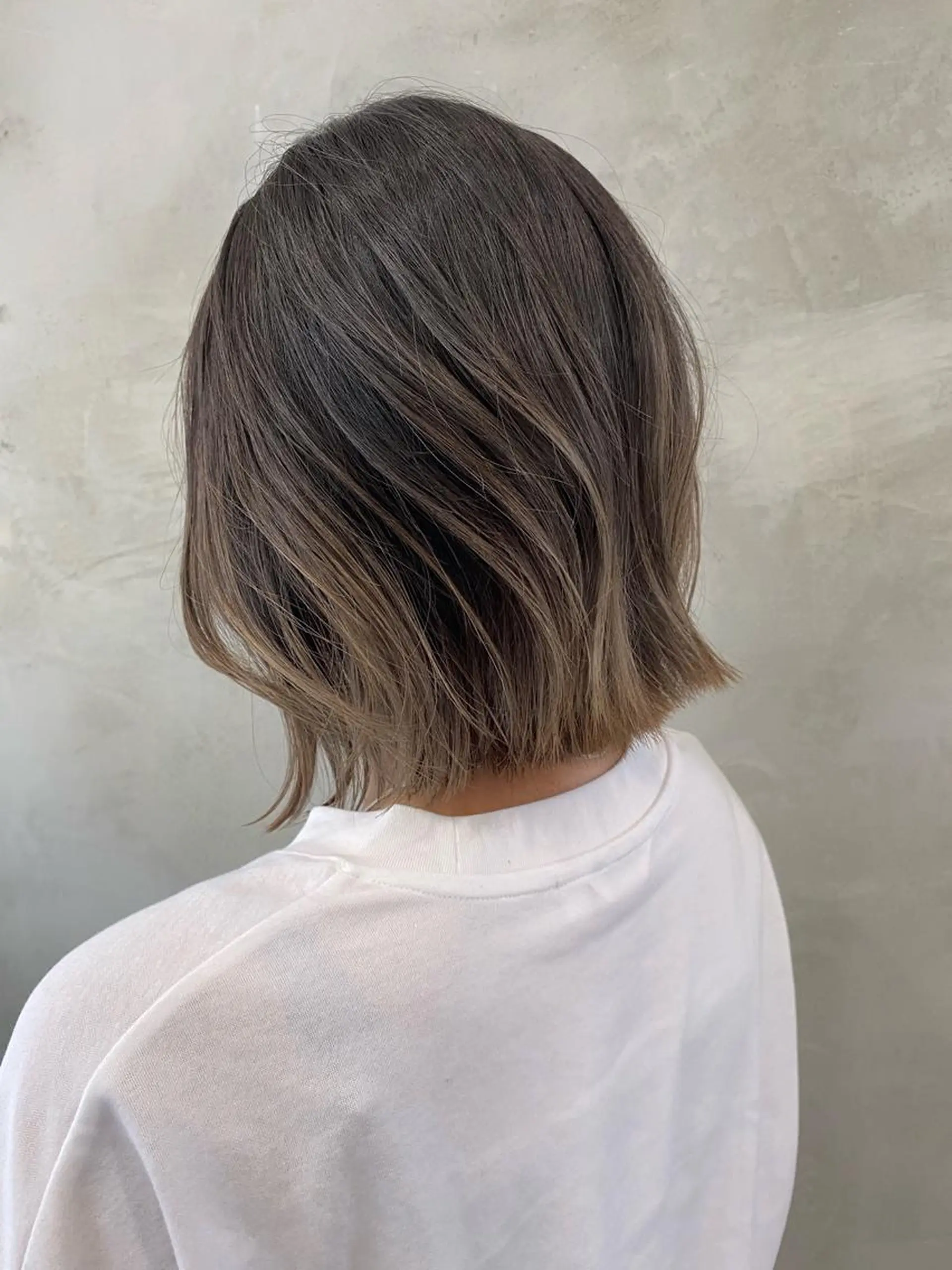 ショート カラー グラデーションカラー グレージュ ボブ カット ヘアカラー トリートメント pesca 長町南店 OIKAWAのヘアスタイル