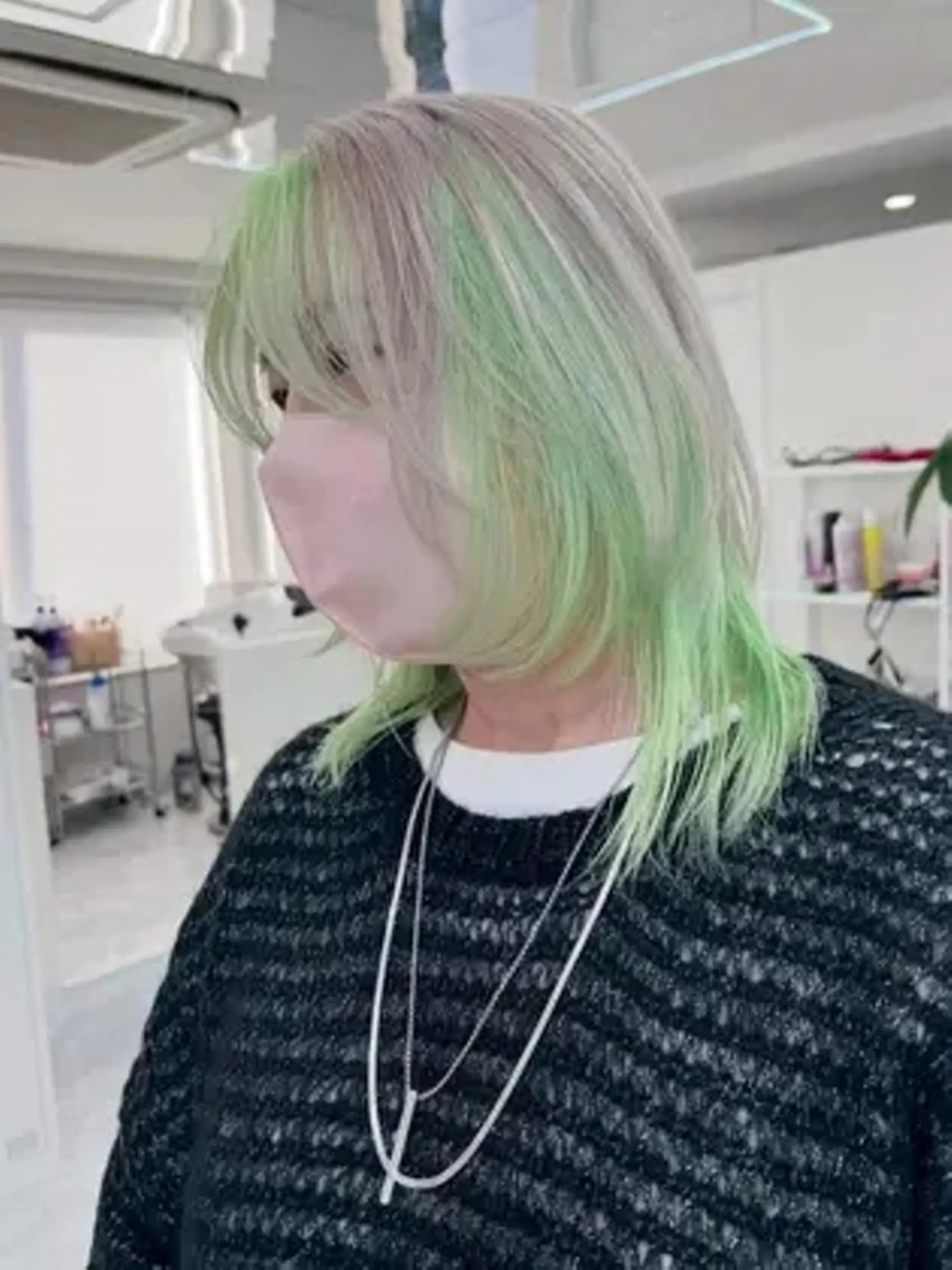 ミディアム カラー アディクシーカラー アッシュ バレイヤージュ ベージュカラー ブルーカラー 女性専用サロン梅田 髪質改善カラーakiのヘアスタイル