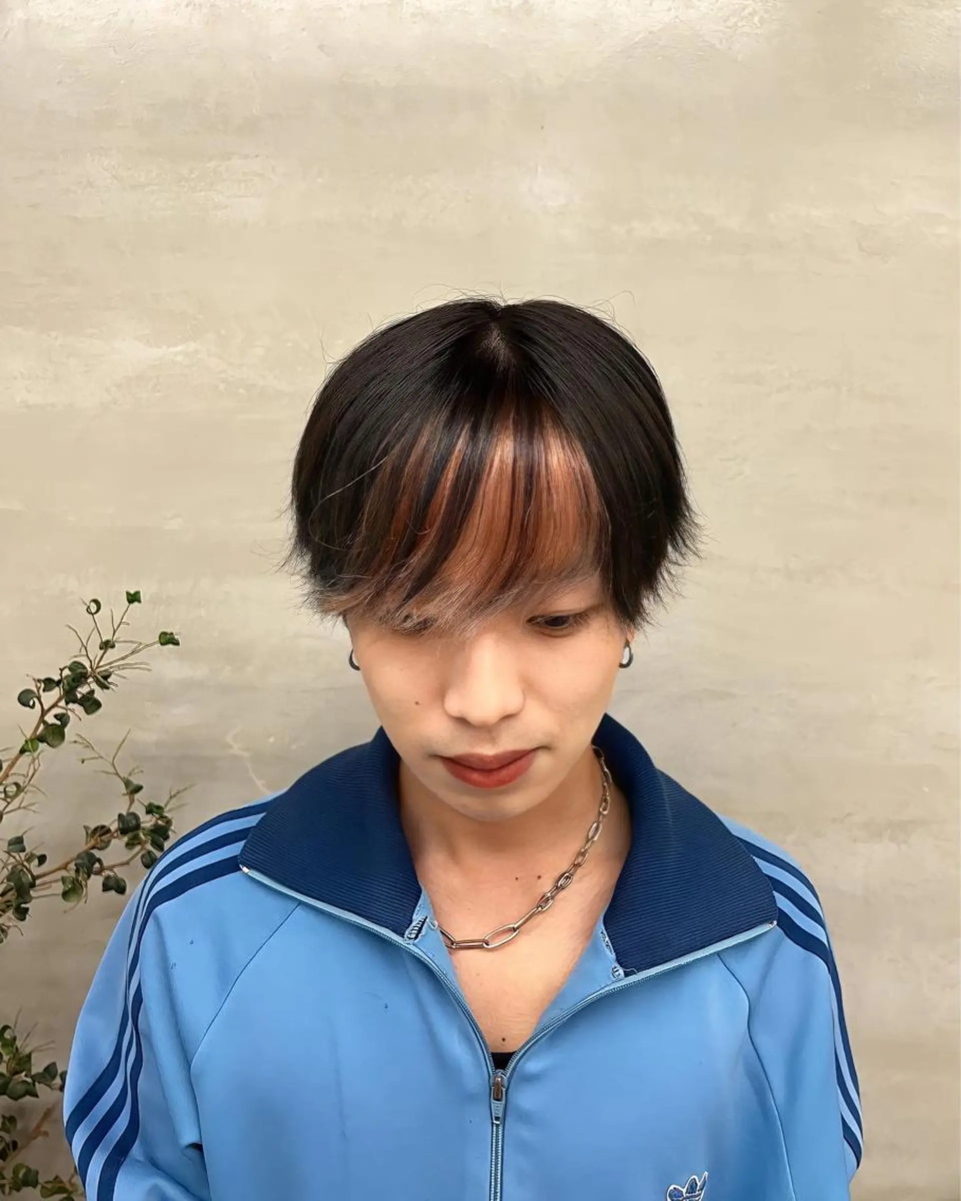 ショート カラー メンズ メンズブリーチ ブリーチ ダークグレー ピンクカラー ケアブリーチ/ ハイトーン/牧野のヘアスタイル