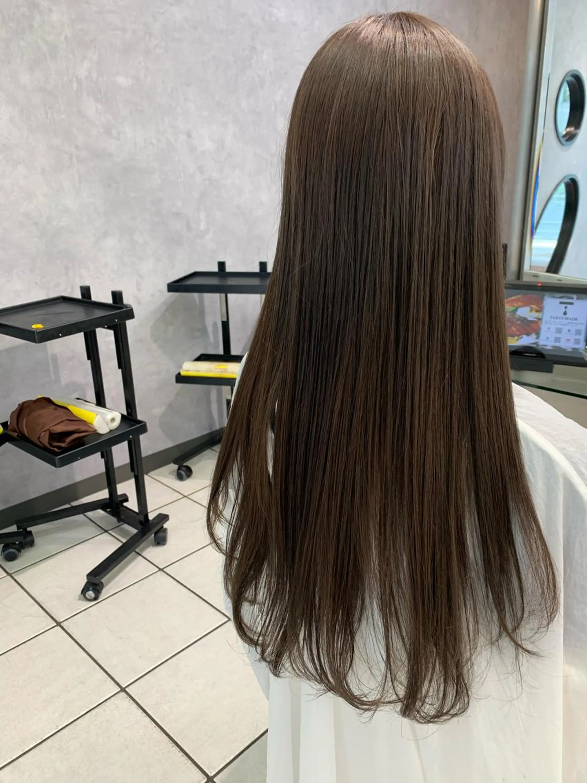 ロング カラー ブリーチ 髪質改善 アートディレクター 尾内 友美のヘアスタイル