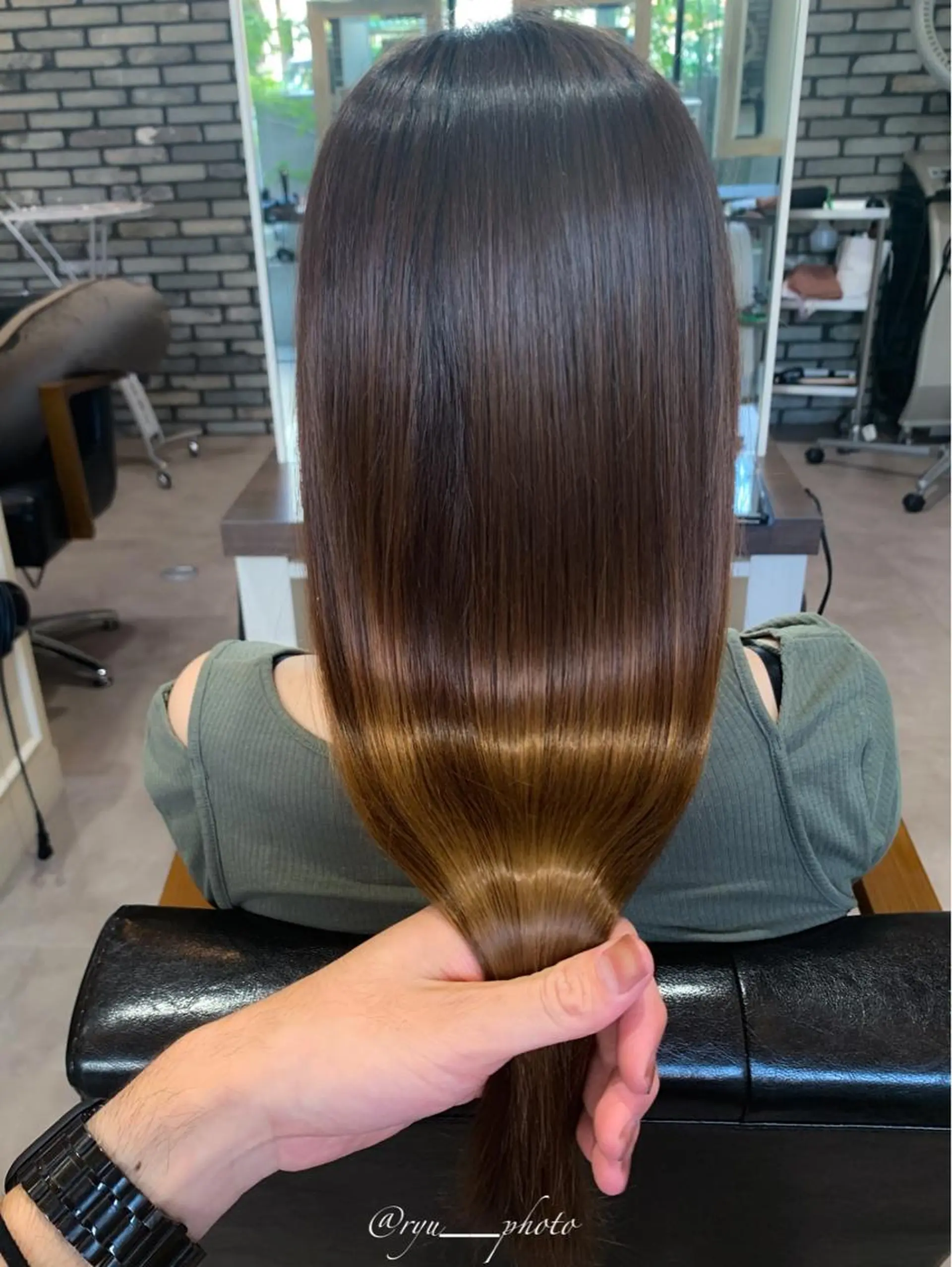 ロング カラー ヘアカラー トリートメント Uni.所属・地毛風ストレート/ 髪質改善/榎本流行のヘアスタイル