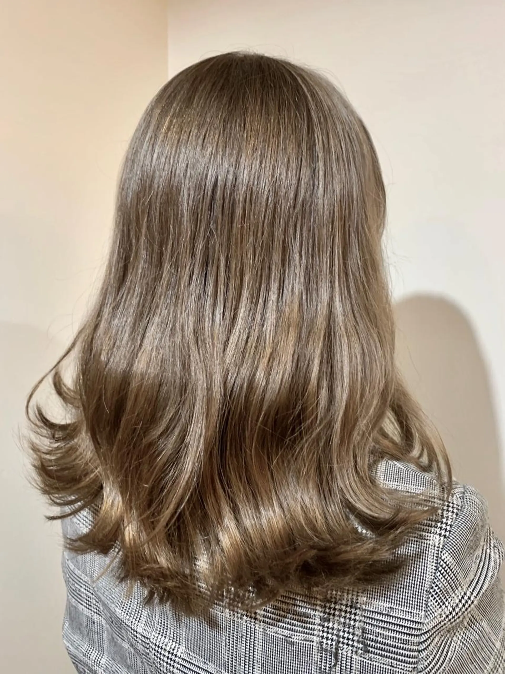 ミディアム カット ヘアカラー トリートメント 河野 行史のヘアスタイル