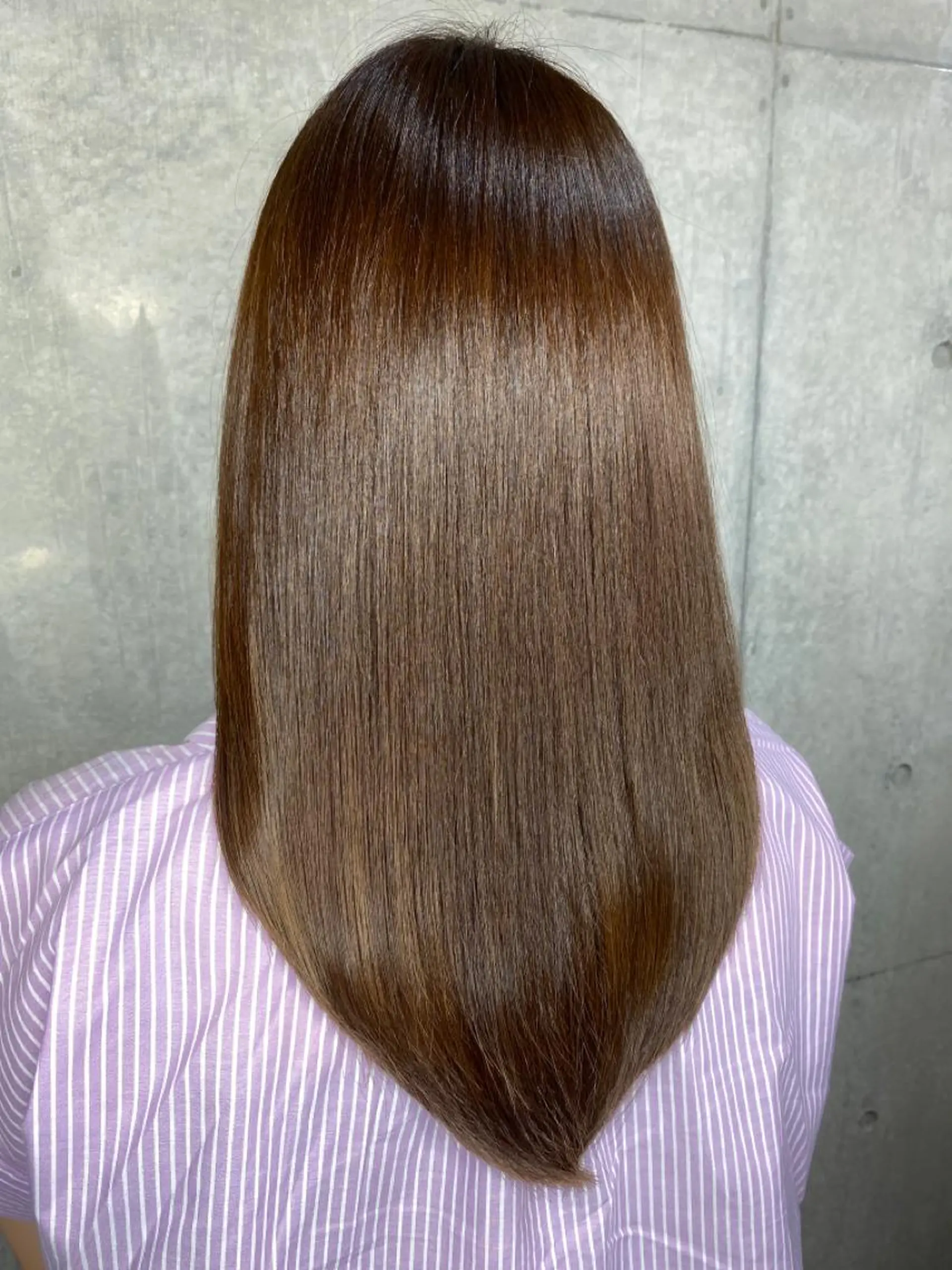 セミロング カット ヘアカラー トリートメント GO TODAYシェアサロン原宿Leap店所属・髪質改善 レイヤー Naoyaのヘアスタイル