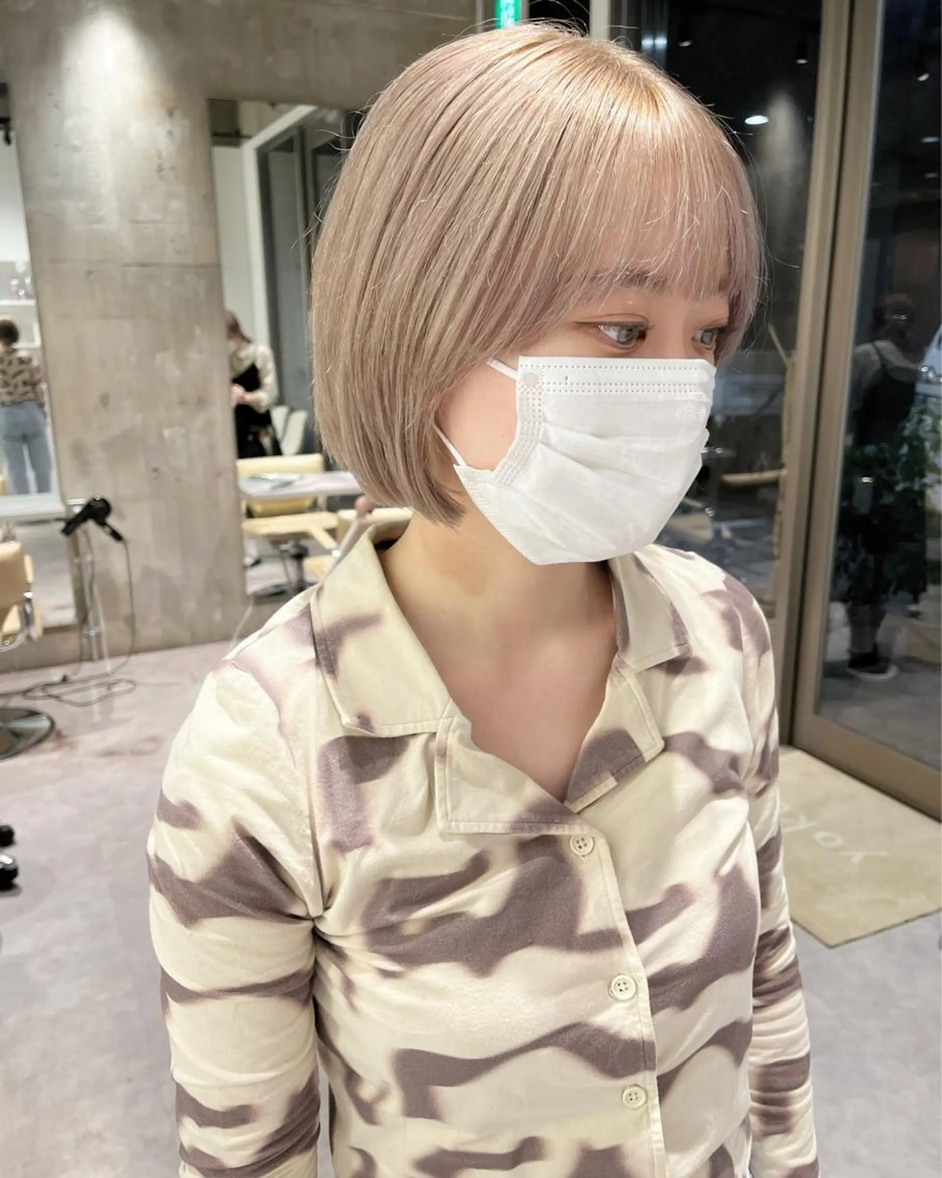 ショート カラー ハイトーンカラー ボブ iLi所属・iLi 《イリ》のヘアスタイル
