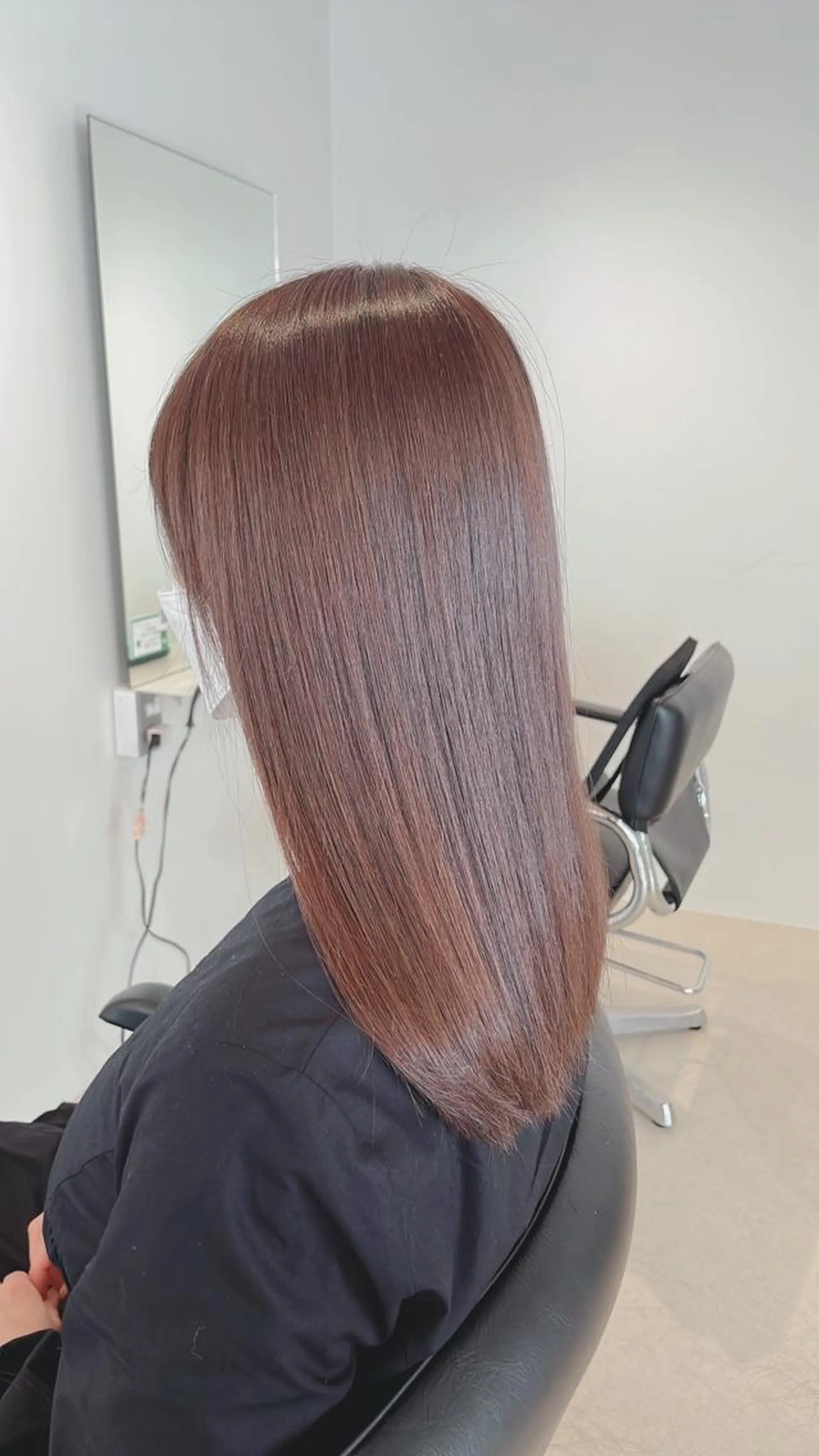 セミロング カラー ヘアアレンジ リベルテ所属・♦️髪質改善韓国レイ ヤー♦️副店長のヘアスタイル
