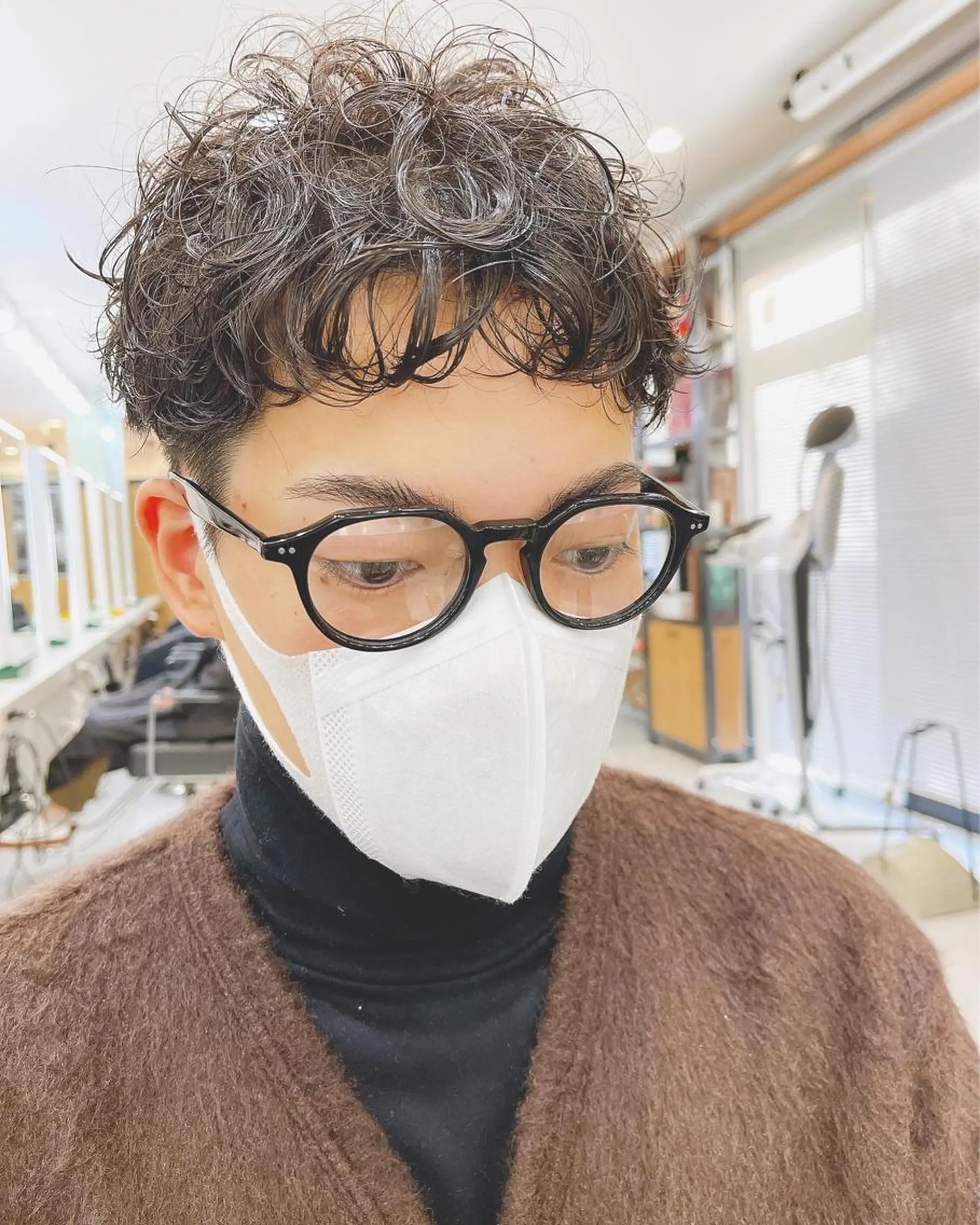 ショート パーマ メンズ メンズパーマ カット ヘアカラー パーマ 縮毛矯正 トリートメント メンズパーマ タカキリョウのヘアスタイル