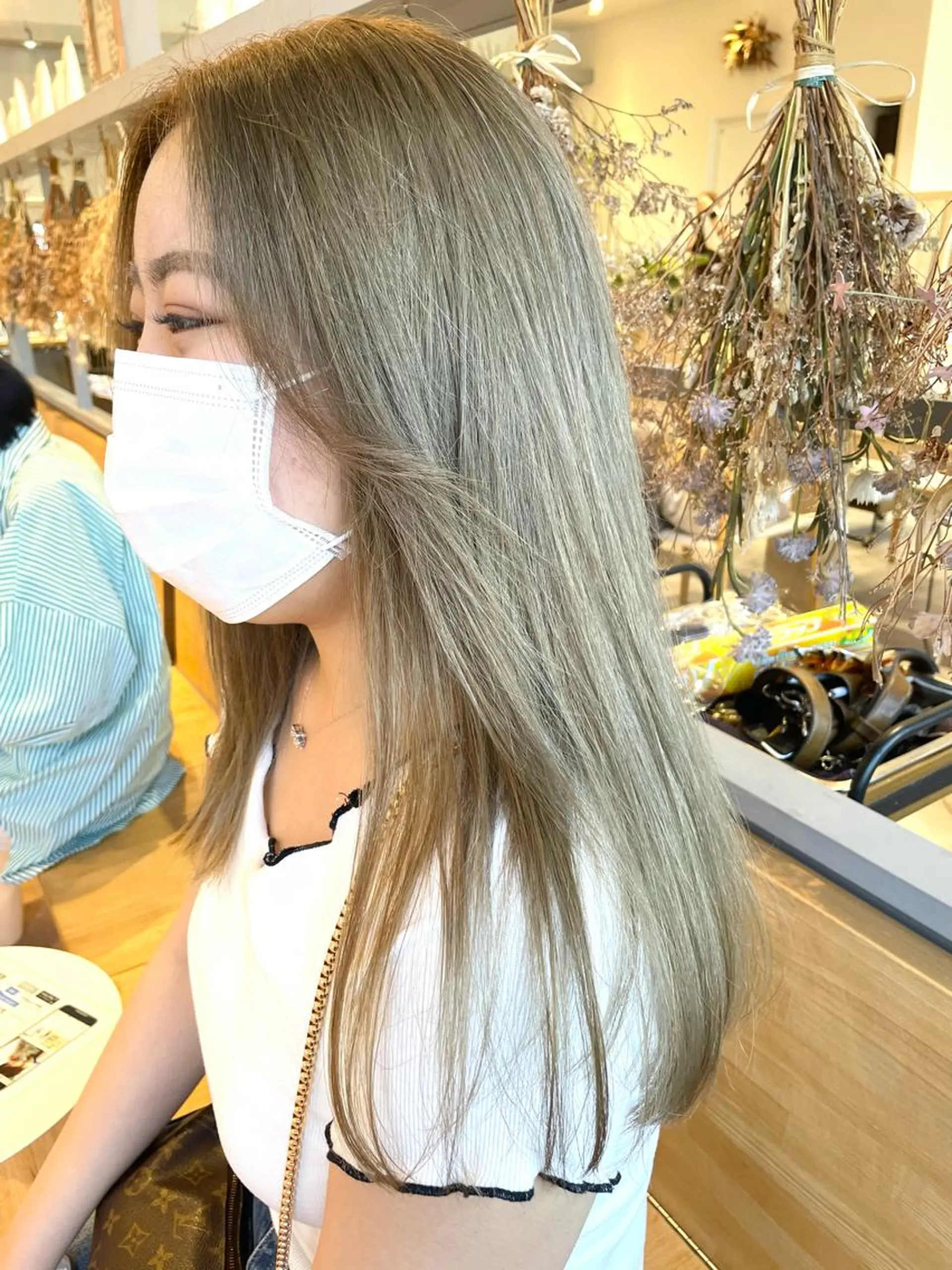 カラー 三村 桜生のヘアスタイル