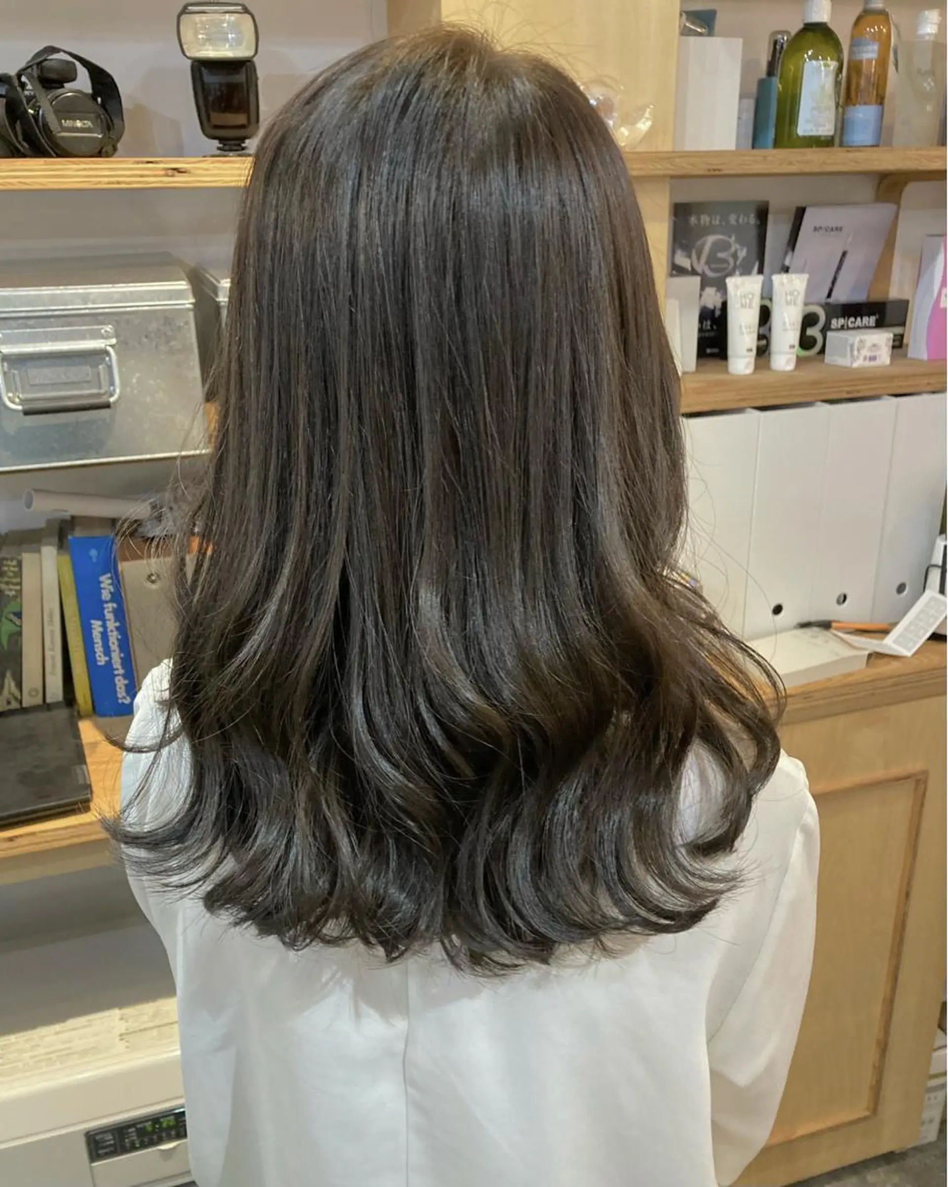 セミロング roka ノゾミのヘアスタイル