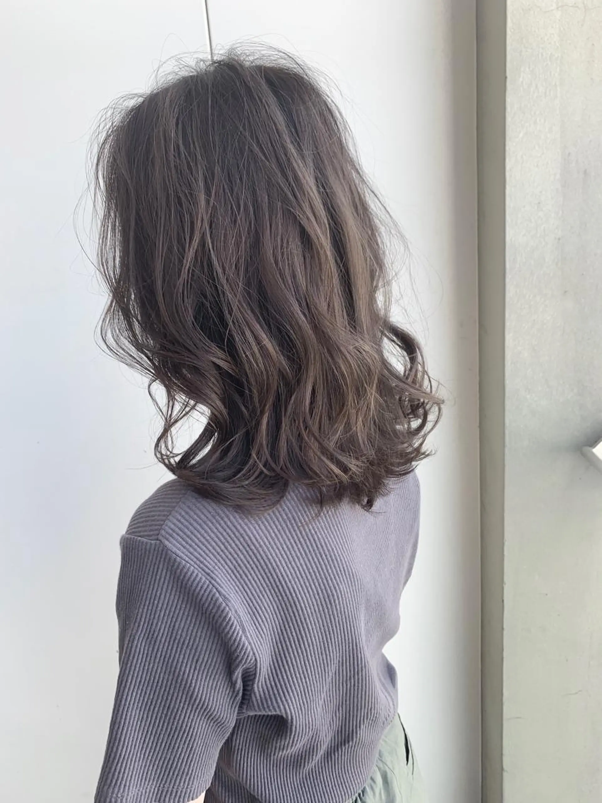 セミロング カラー グレージュ ラベンダーカラー ラベンダーグレージュ ラベンダーグレー ヘアカラー トリートメント Beach private salon所属・Beach 代表 KENTAのヘアスタイル