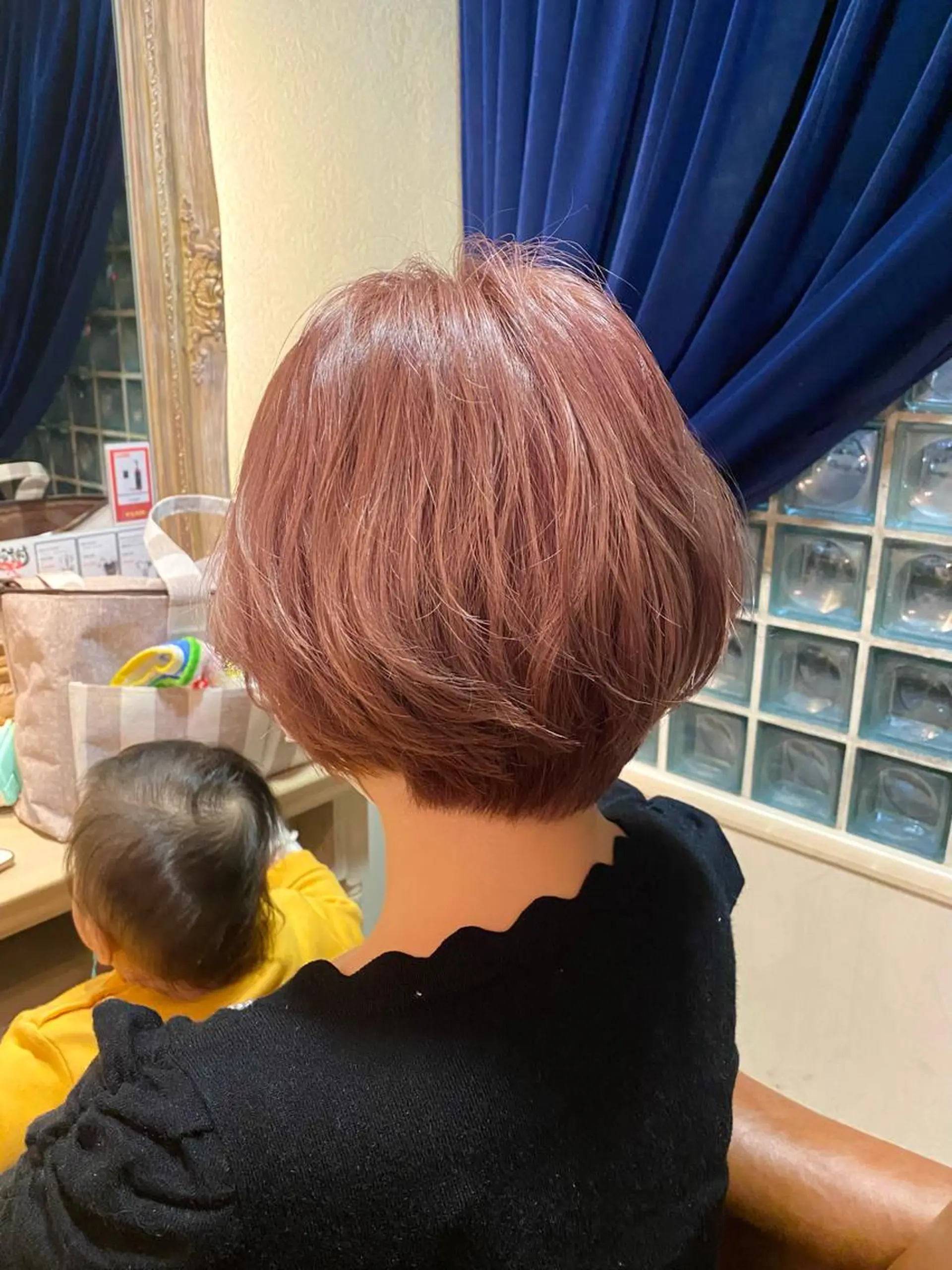 ショート カラー ブリーチ ハイトーンカラー ピンクカラー 森 早希絵のヘアスタイル