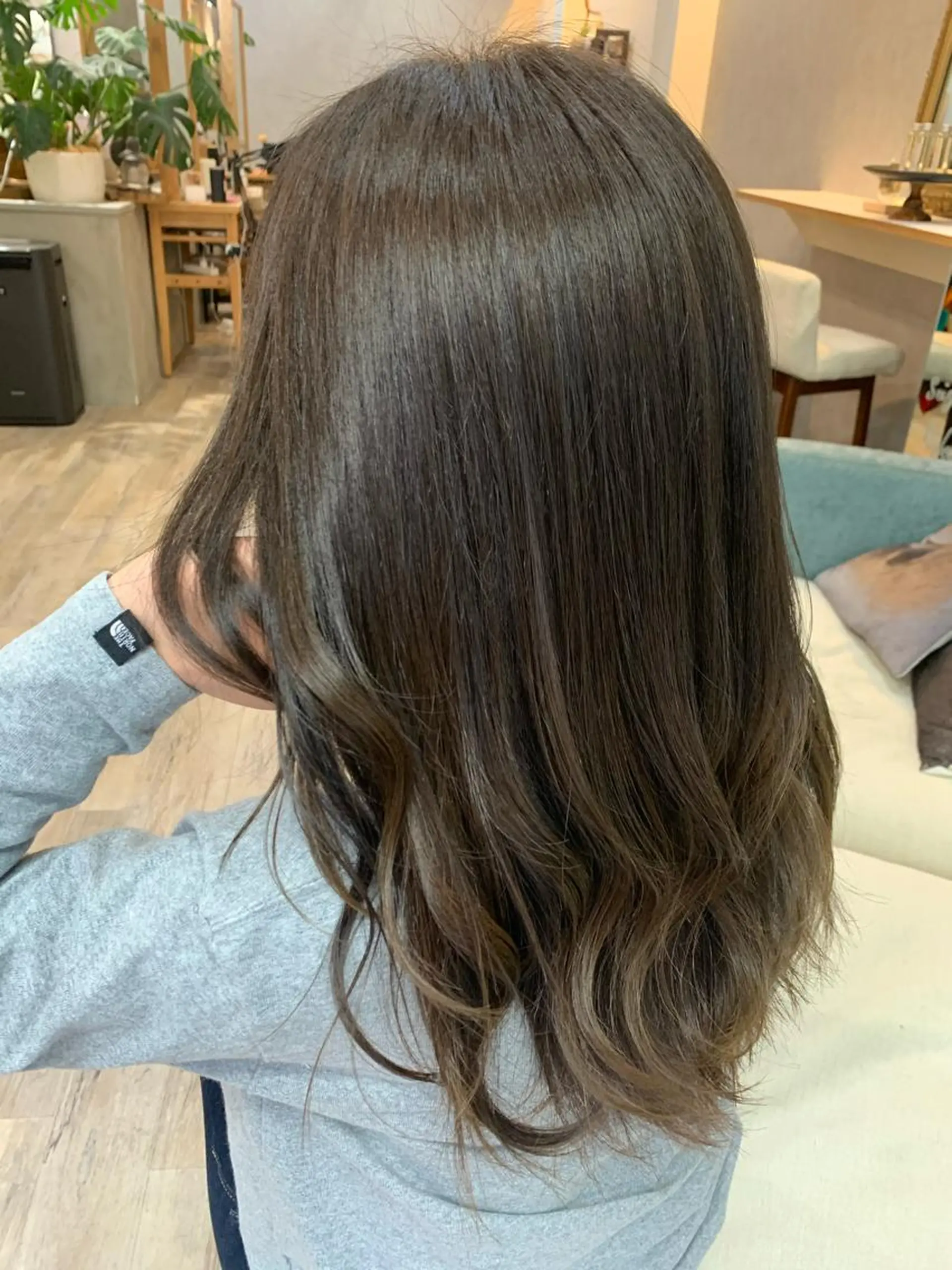 ロング カラー グレージュ オリーブグレージュ オリーブグレー ボブ/透明感カラー 増田さくらのヘアスタイル