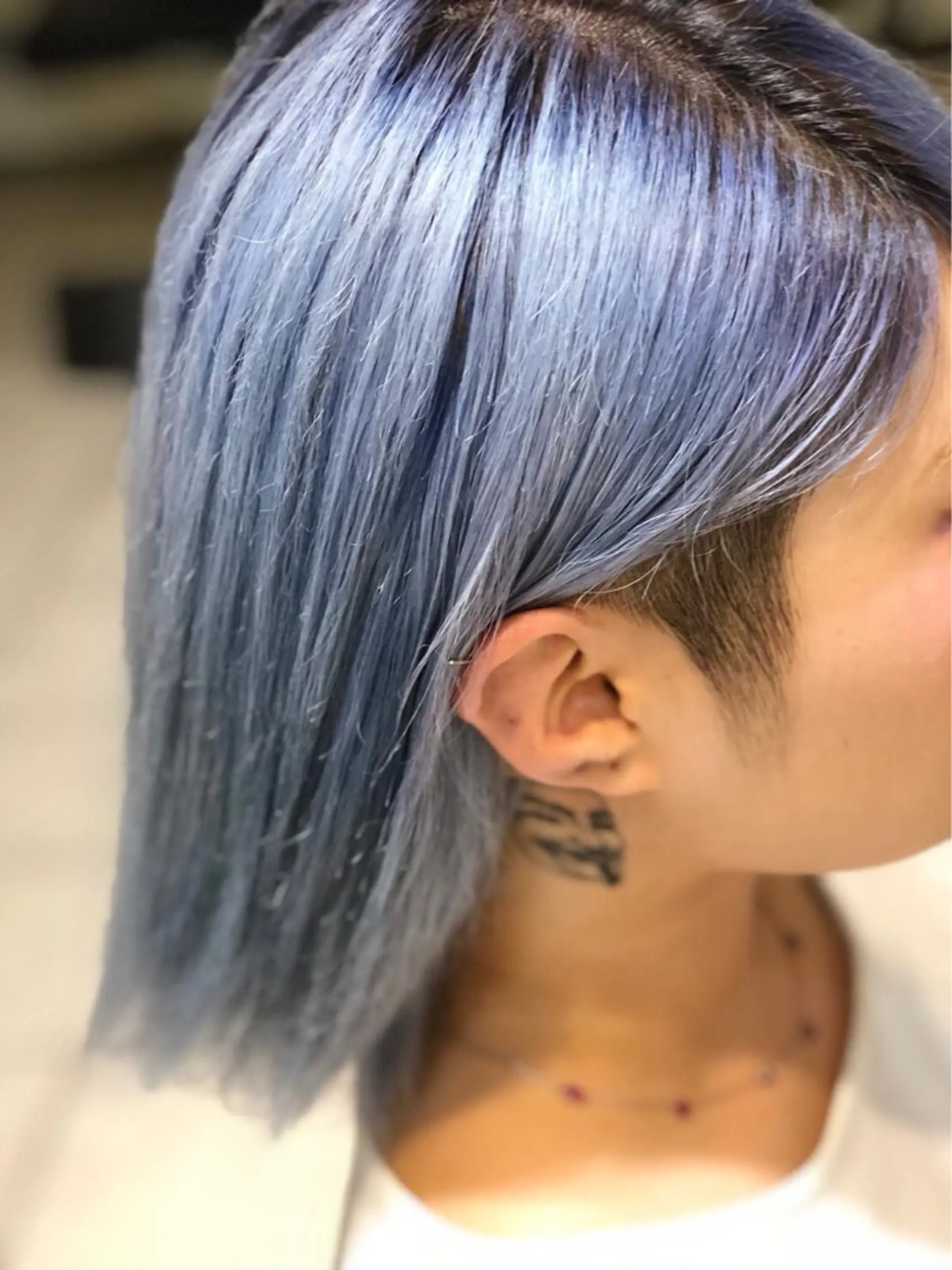 ミディアム カラー ブルーカラー Uni.(ユニ)所属・渡邊 唯のヘアスタイル