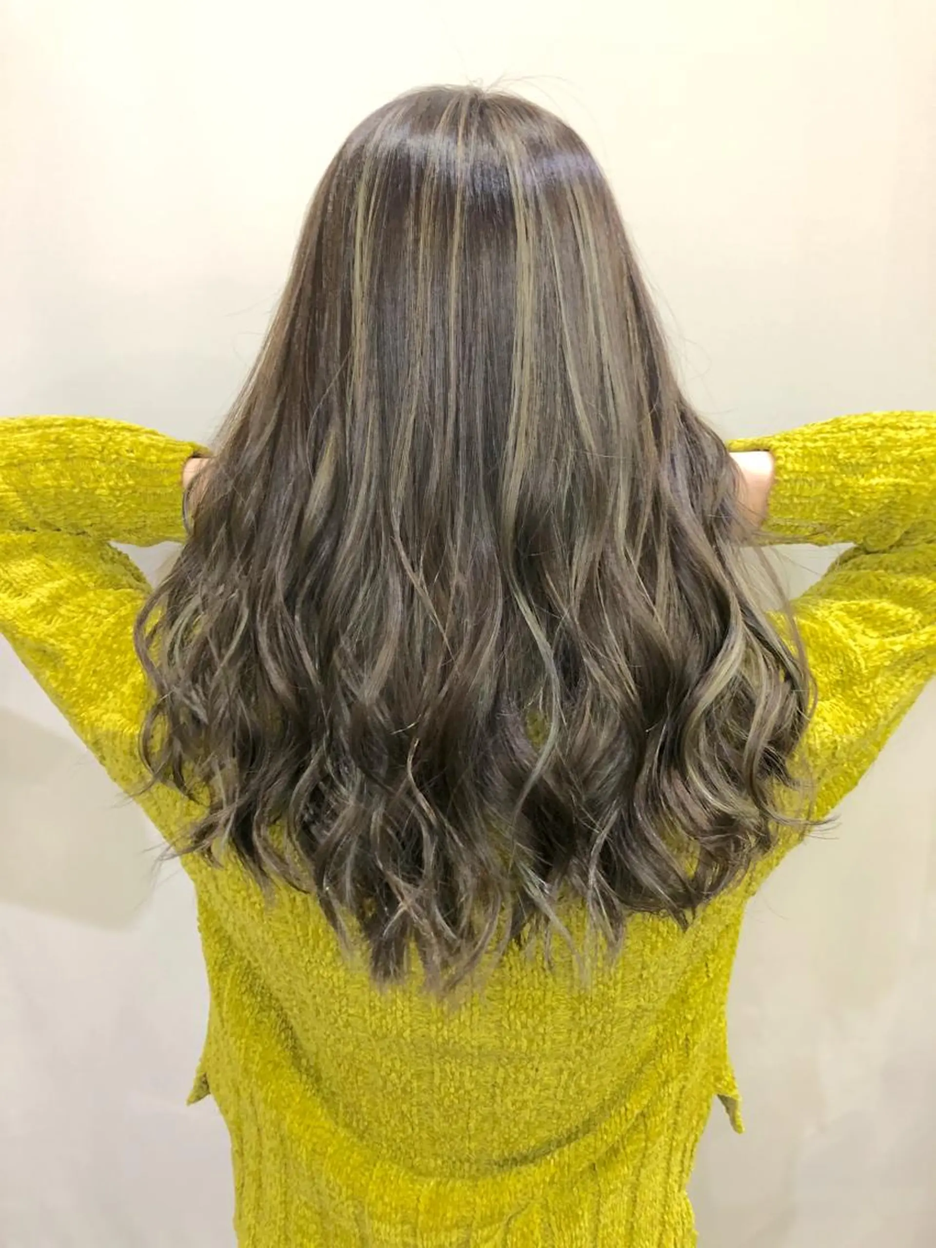 ロング カラー 奥山義進/ハイトーン /バレイヤージュのヘアスタイル