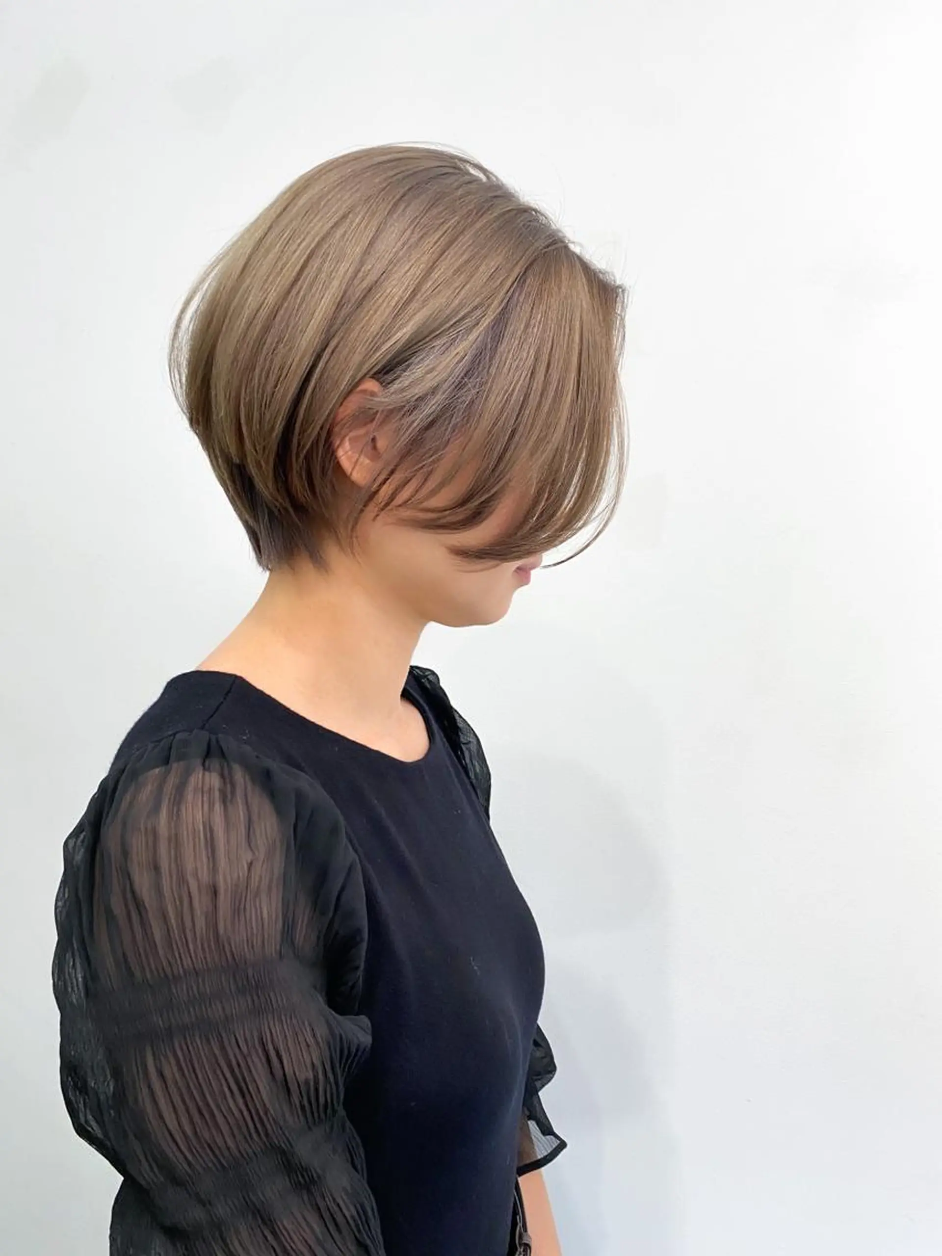 ショート カラー THE DAY所属・AKI HASHIMOTOのヘアスタイル