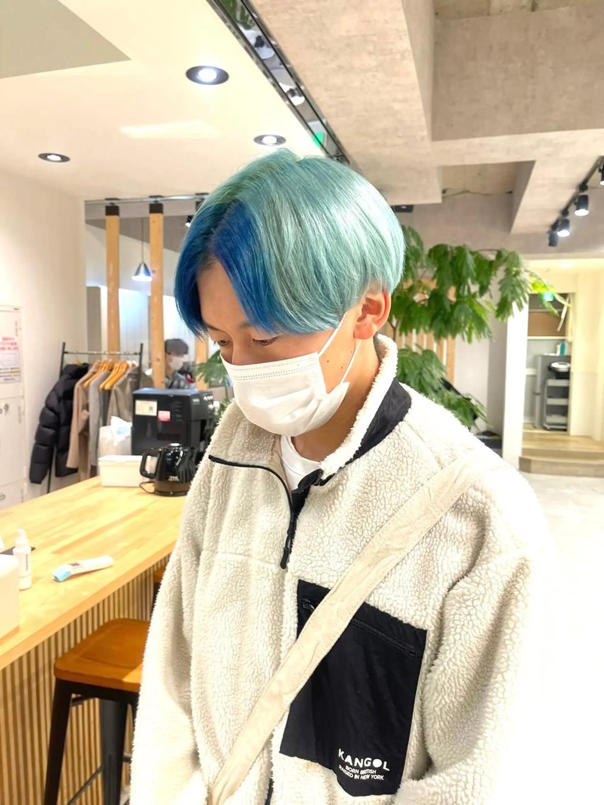 カラー メンズ ブルーカラー デザインカラー ミント ミントグリーン THE ESCALA 町田所属・町田縮毛矯正/ 髪質改善/美髪特化のヘアスタイル